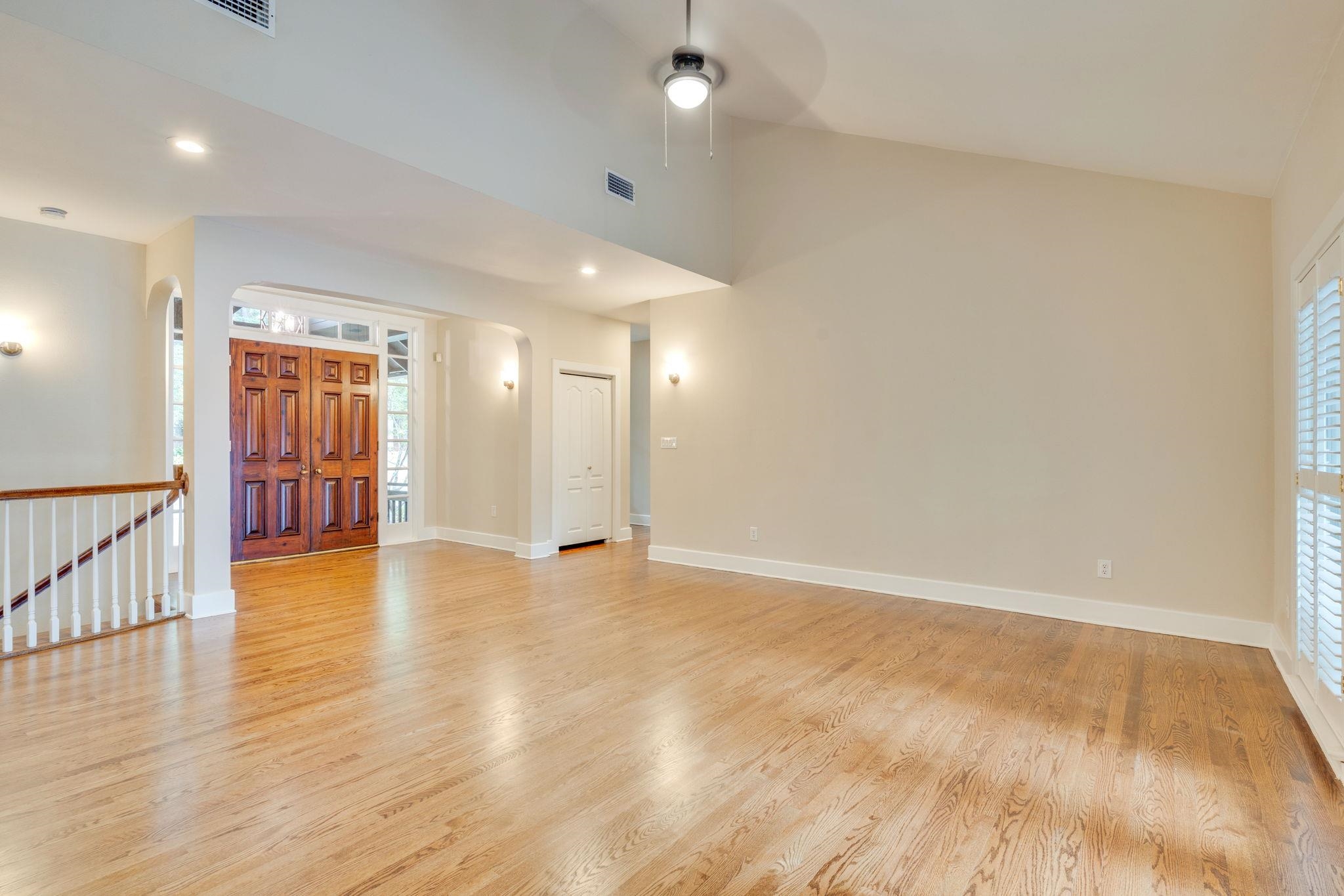 6949 Mcbride Point