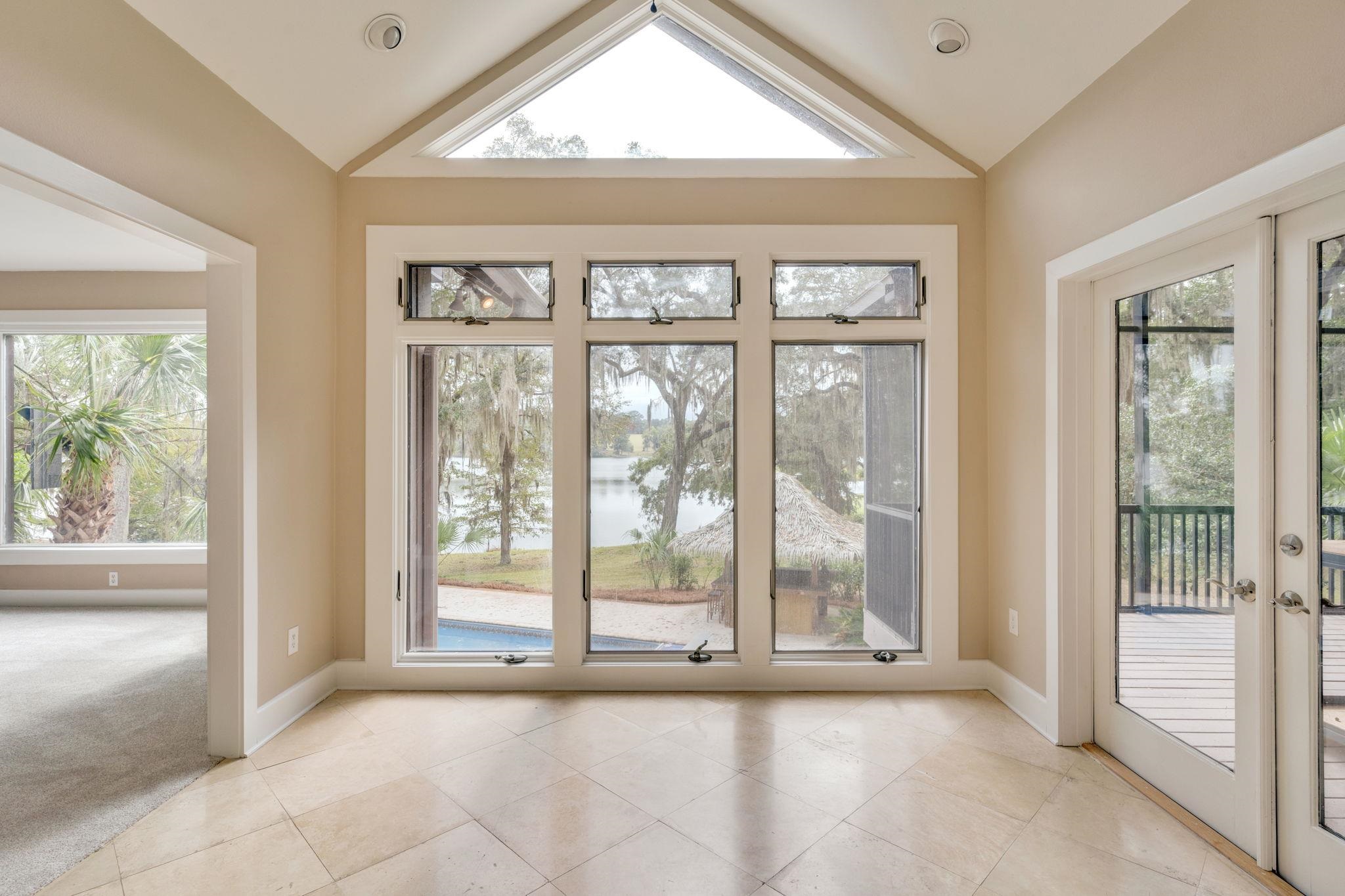 6949 Mcbride Point