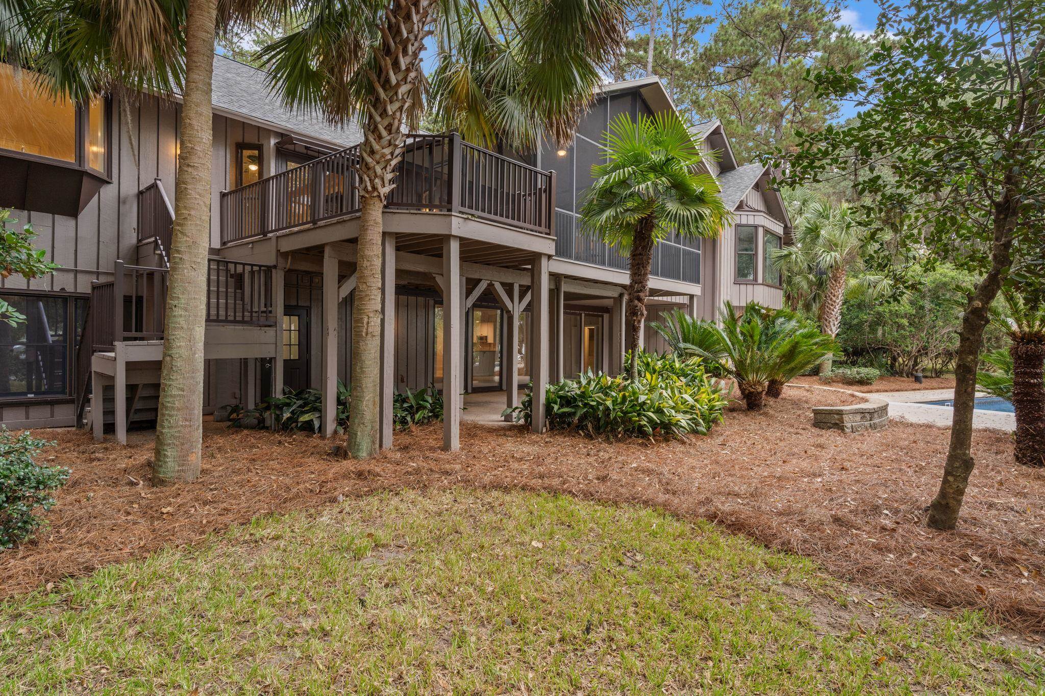 6949 Mcbride Point