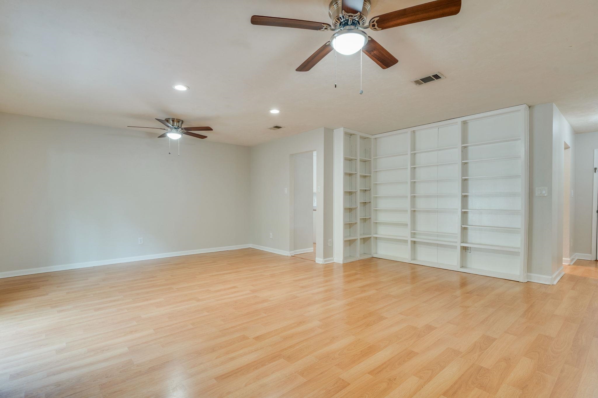 4318 Snoopy Lane