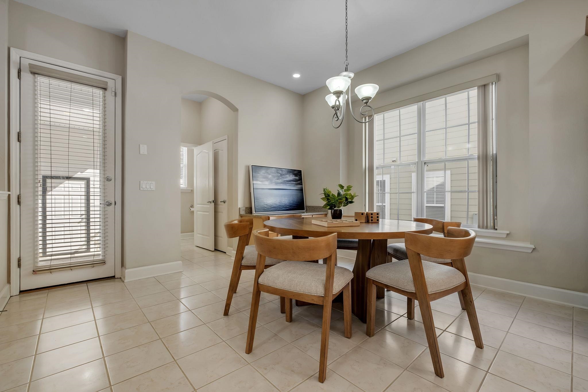 2462 Goldenrod Way