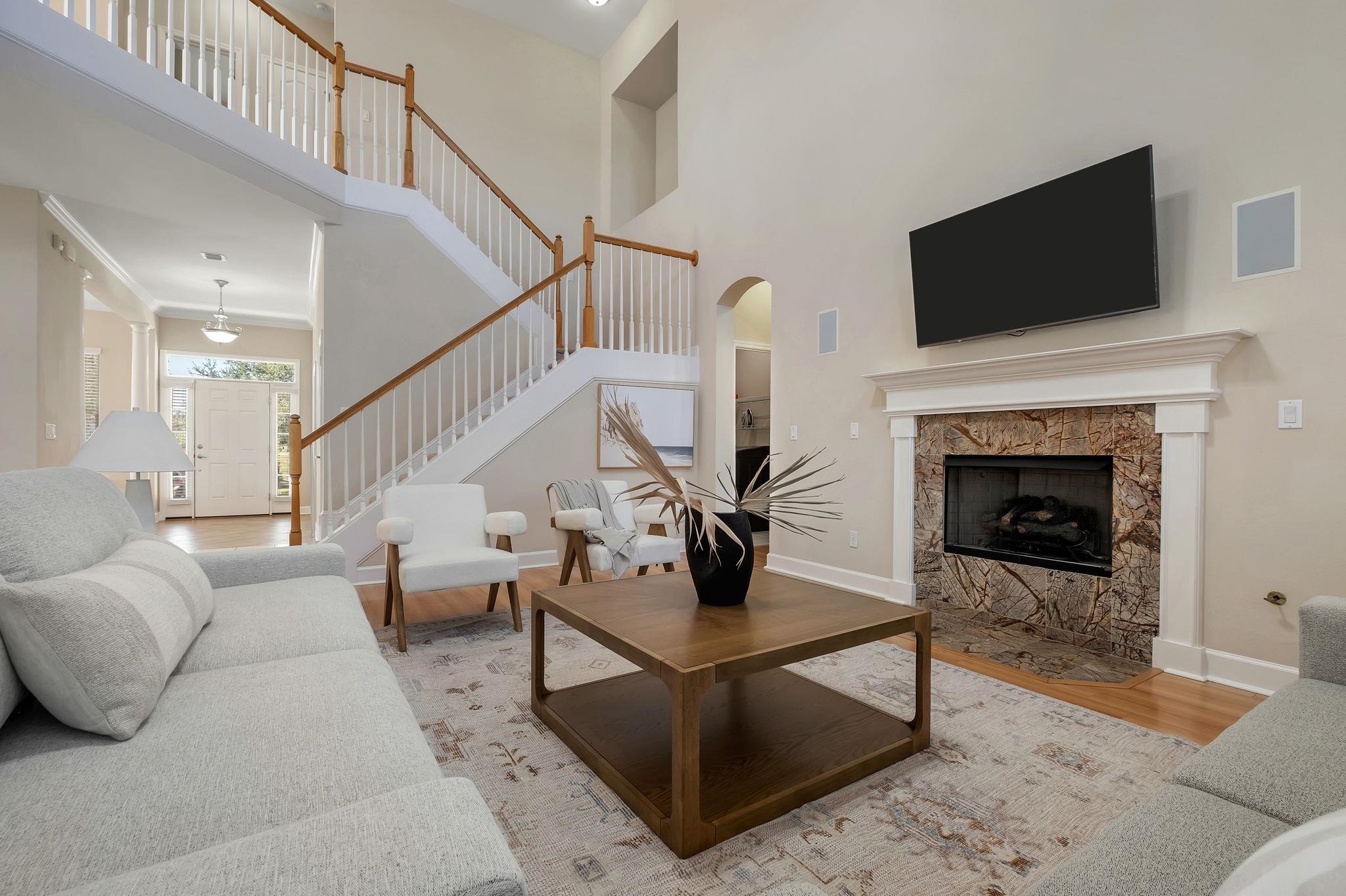 2462 Goldenrod Way