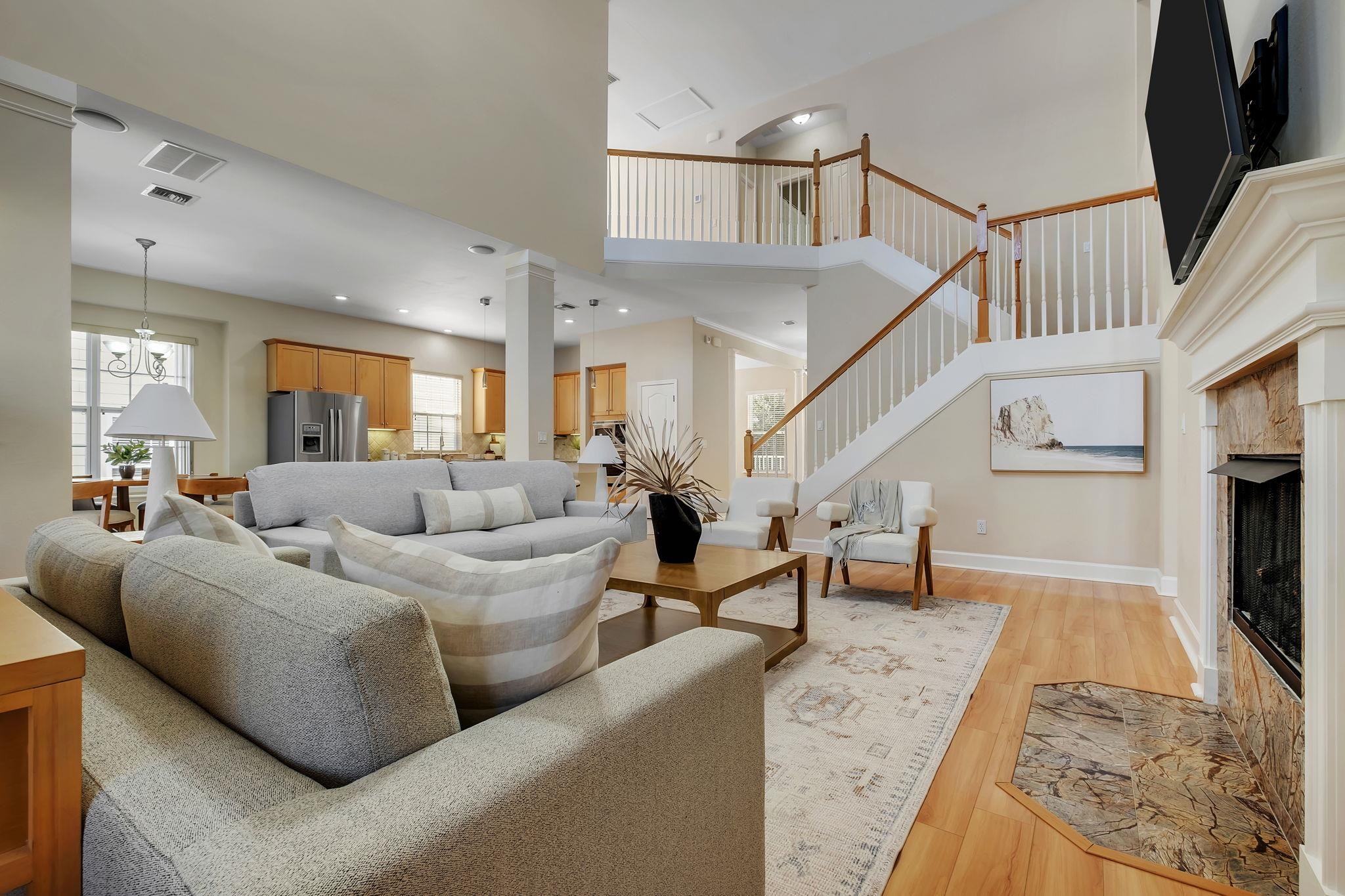 2462 Goldenrod Way