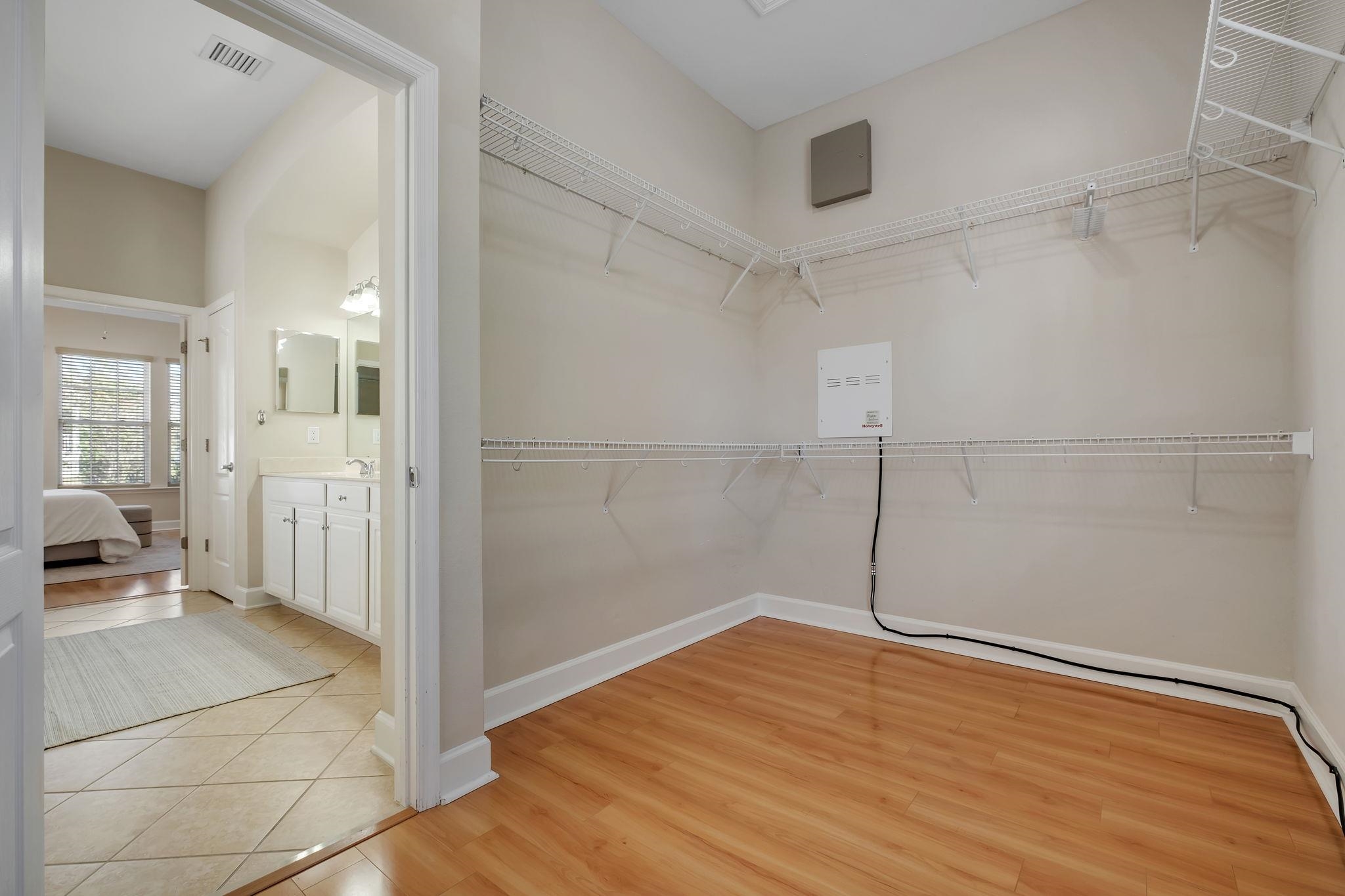 2462 Goldenrod Way