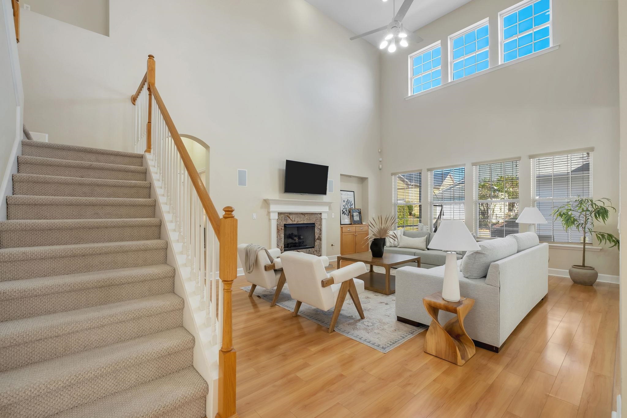 2462 Goldenrod Way