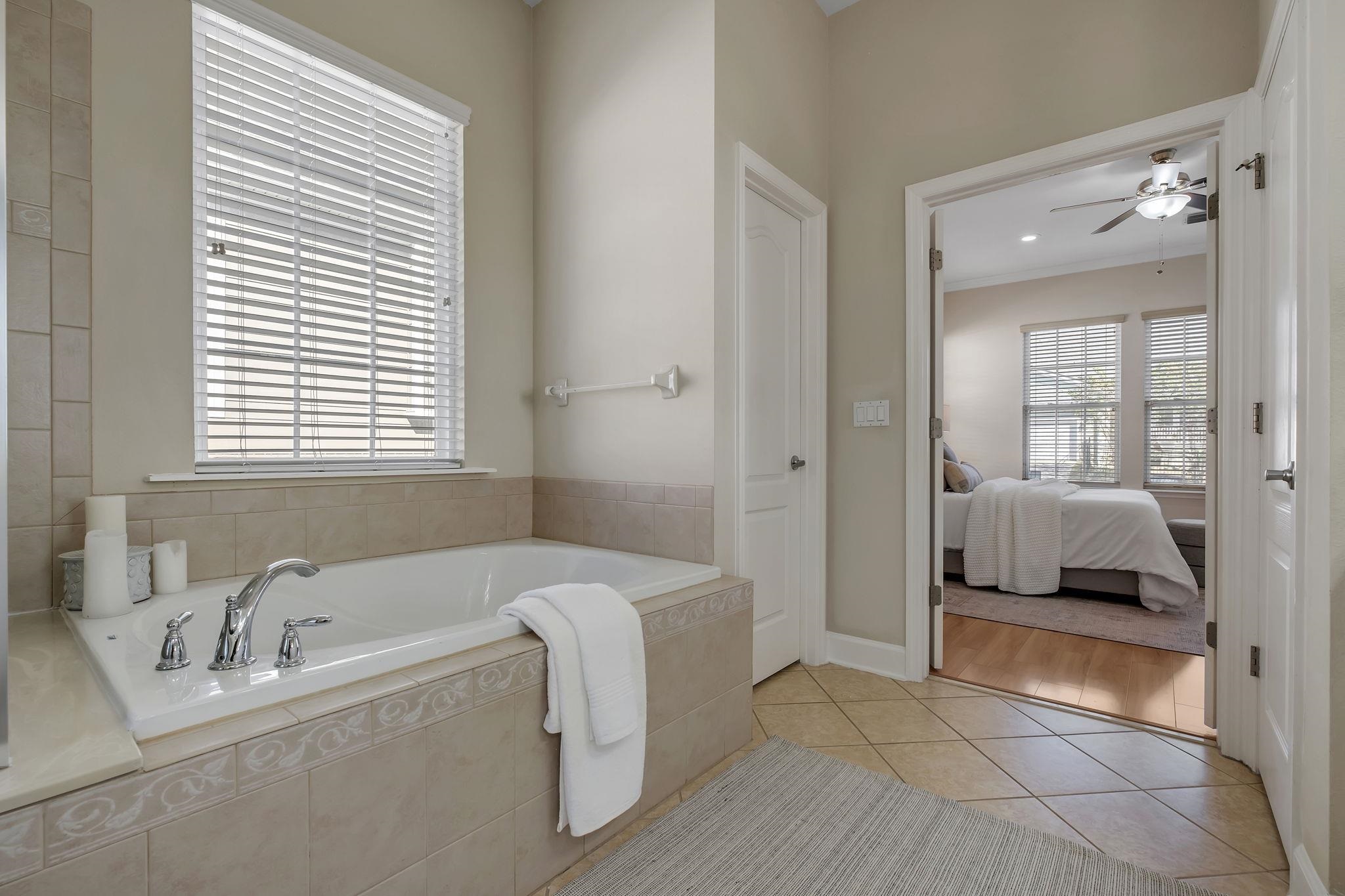 2462 Goldenrod Way