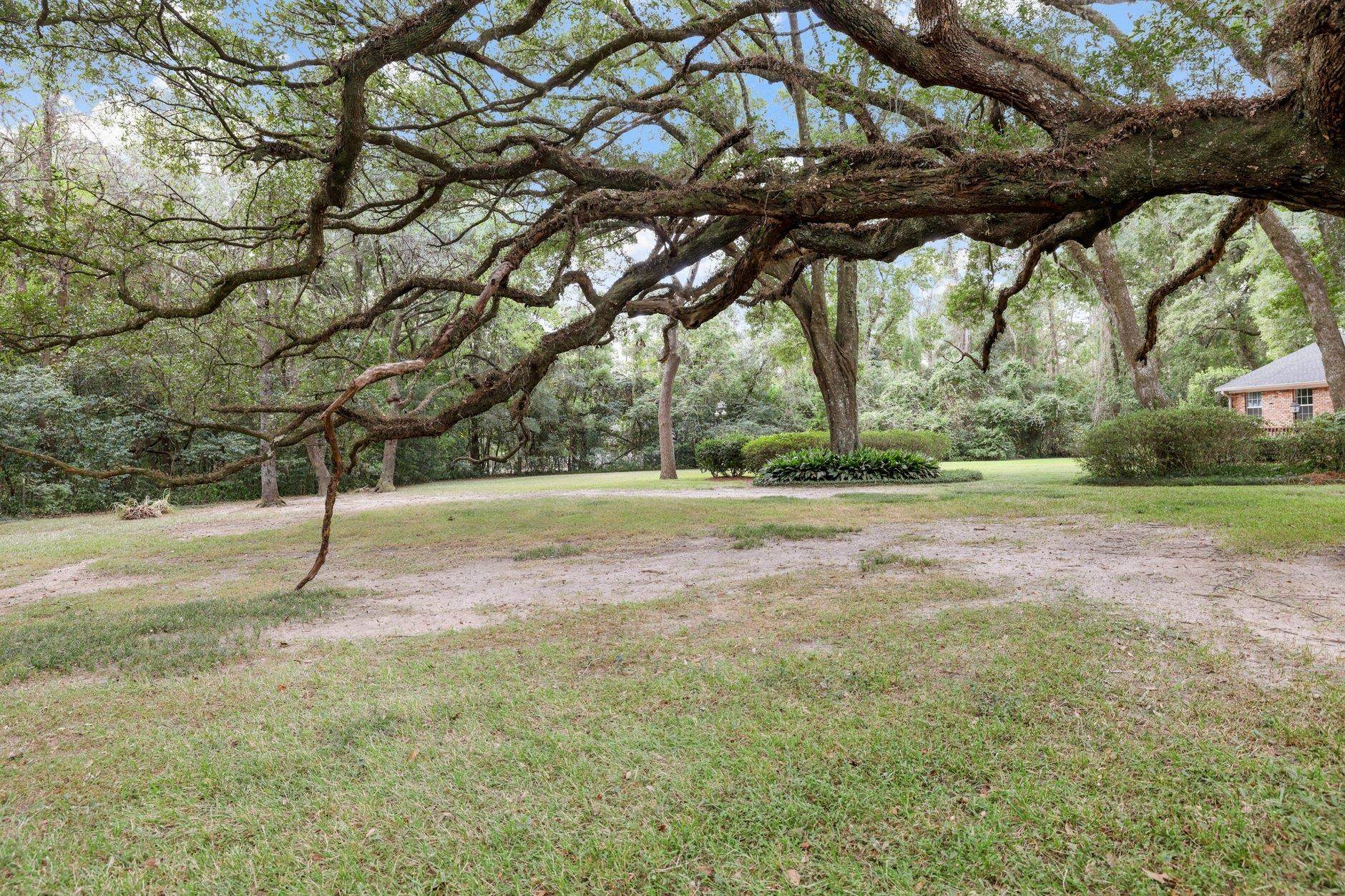 3411 Deer Lane Drive