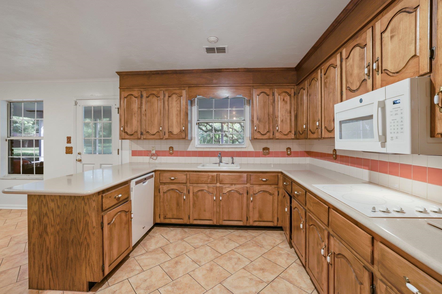 3411 Deer Lane Drive