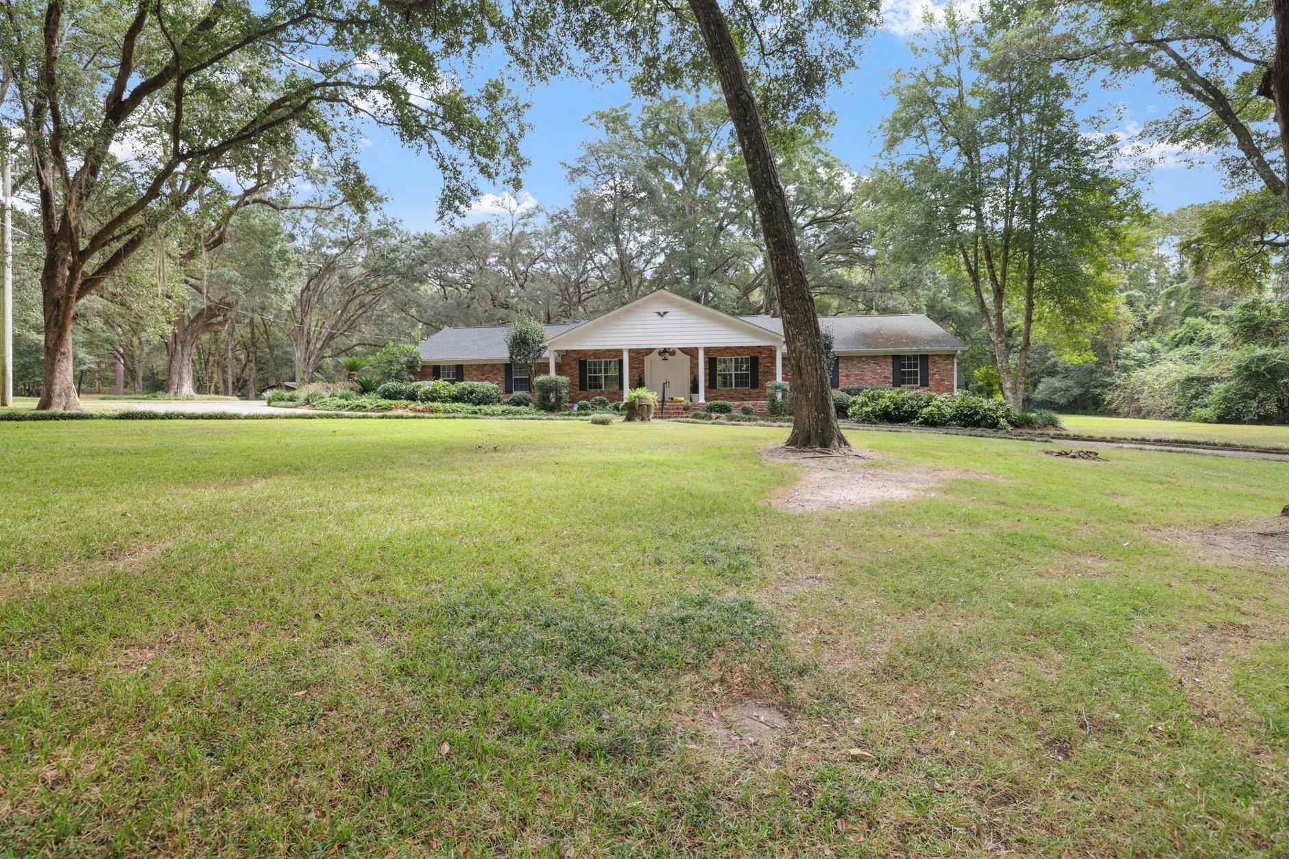 3411 Deer Lane Drive