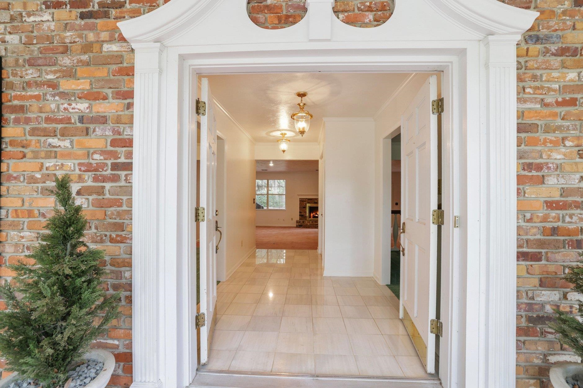 3411 Deer Lane Drive