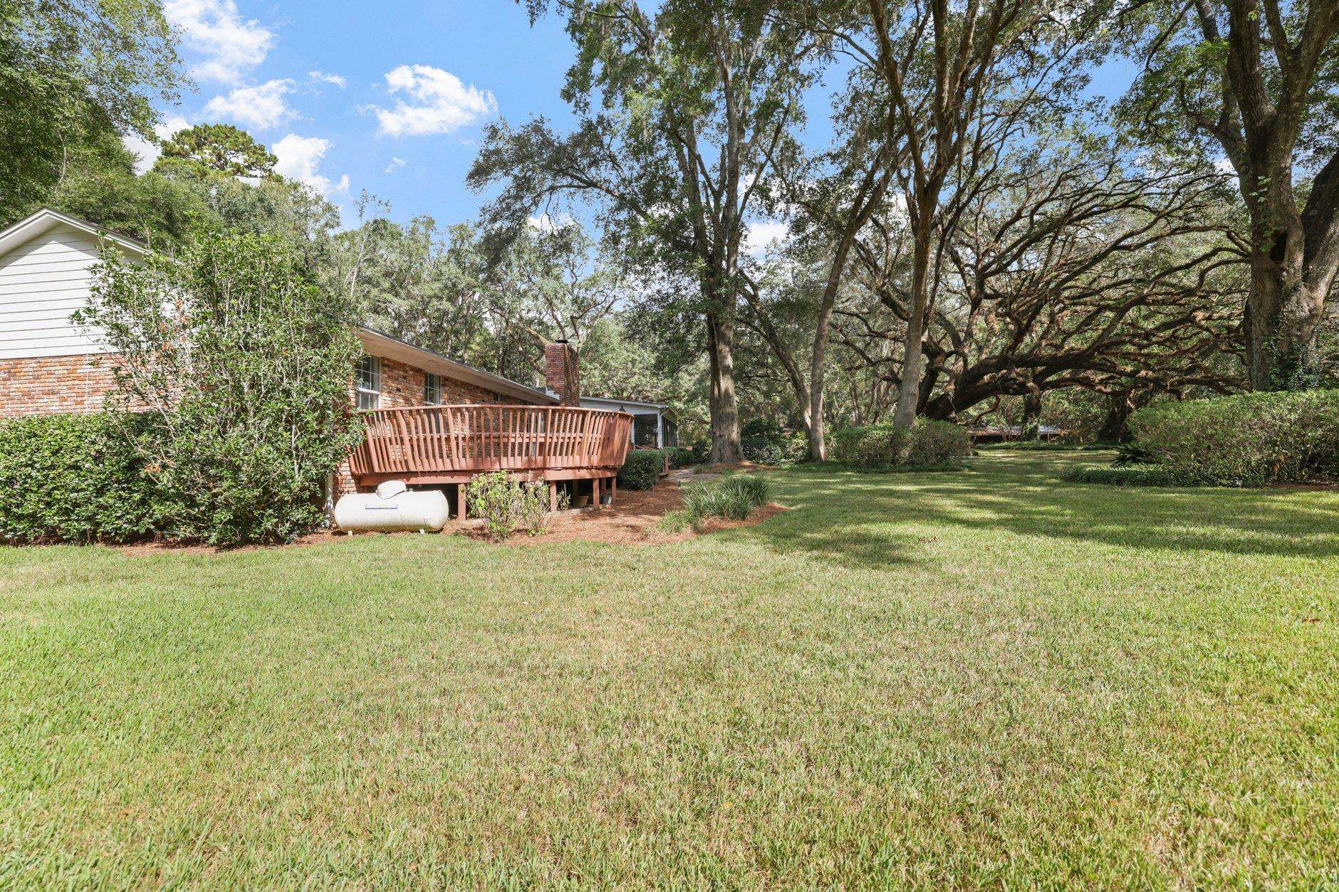 3411 Deer Lane Drive