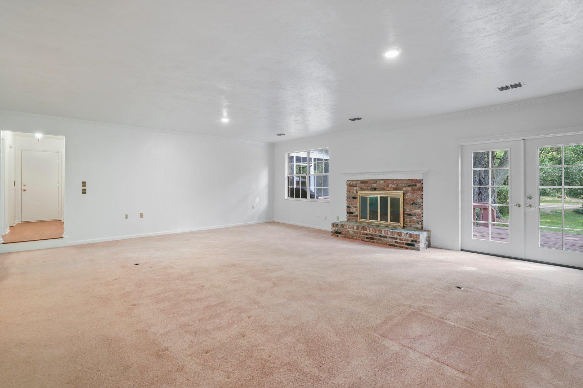 3411 Deer Lane Drive