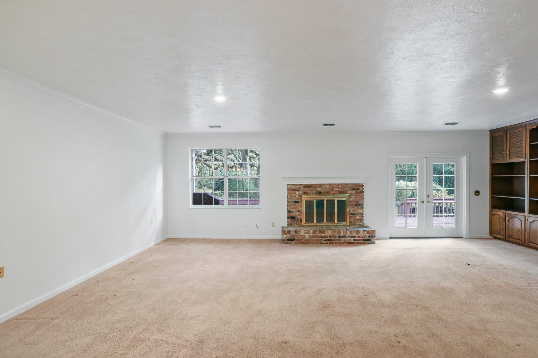 3411 Deer Lane Drive