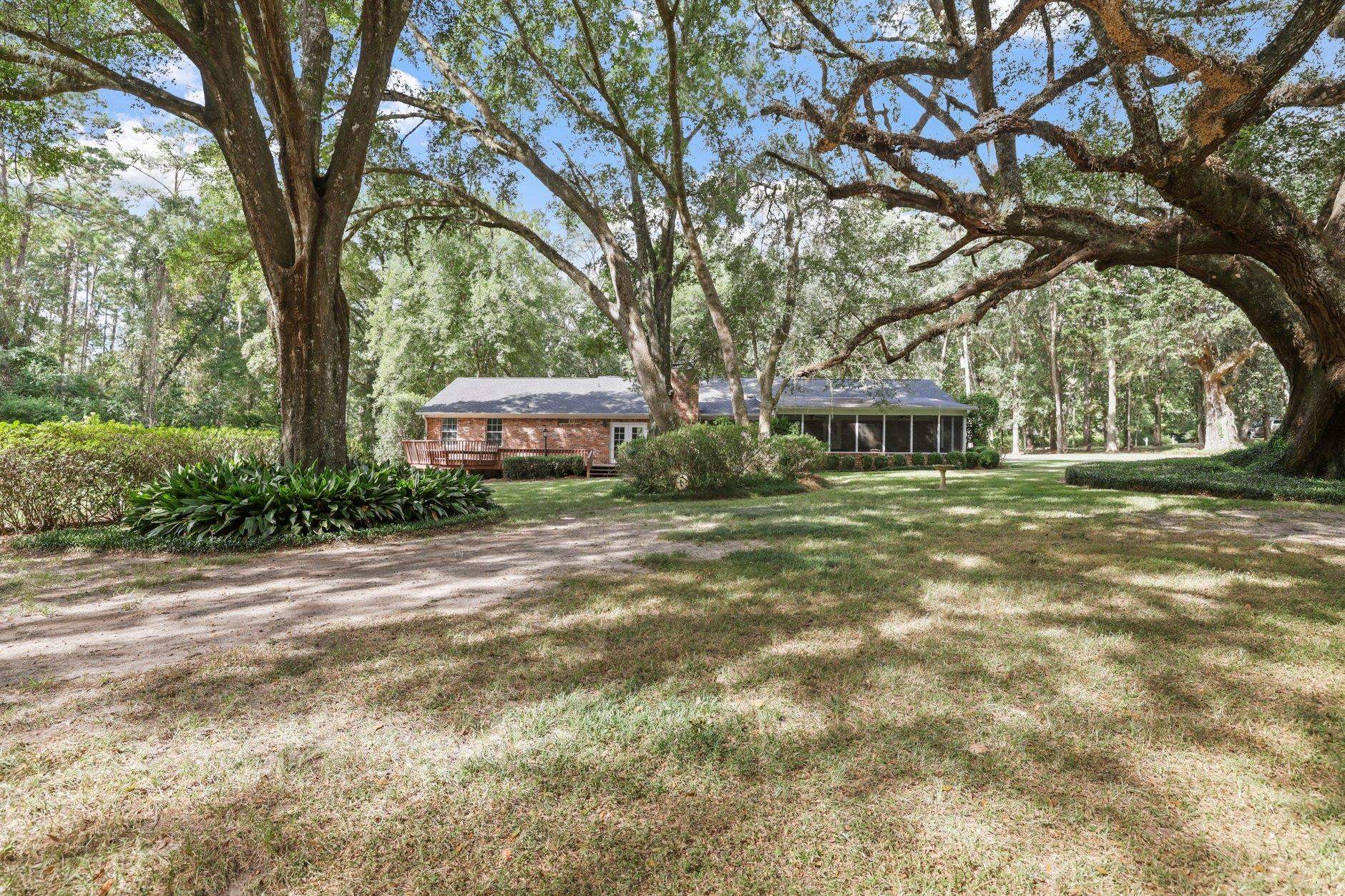 3411 Deer Lane Drive