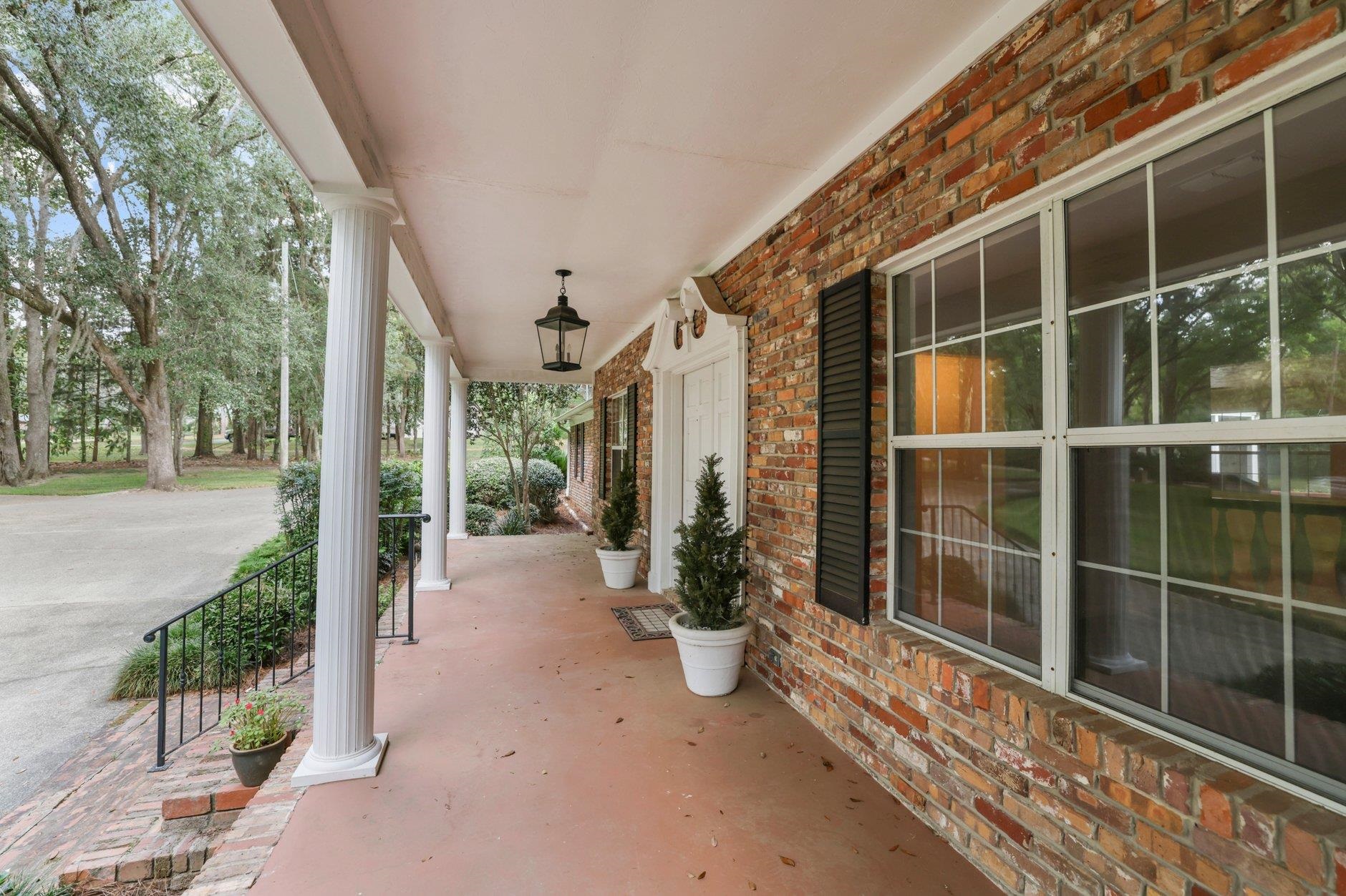 3411 Deer Lane Drive
