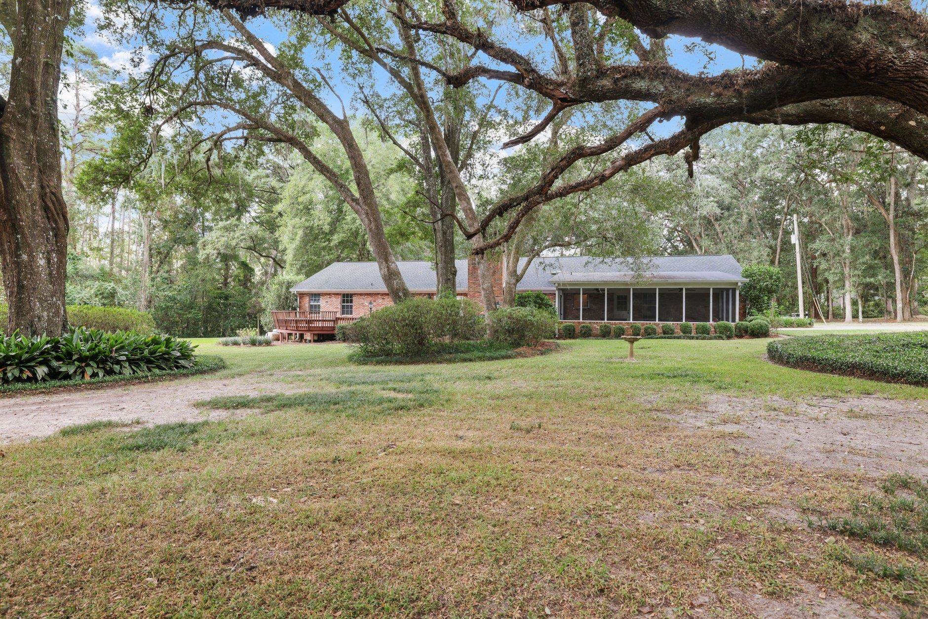 3411 Deer Lane Drive