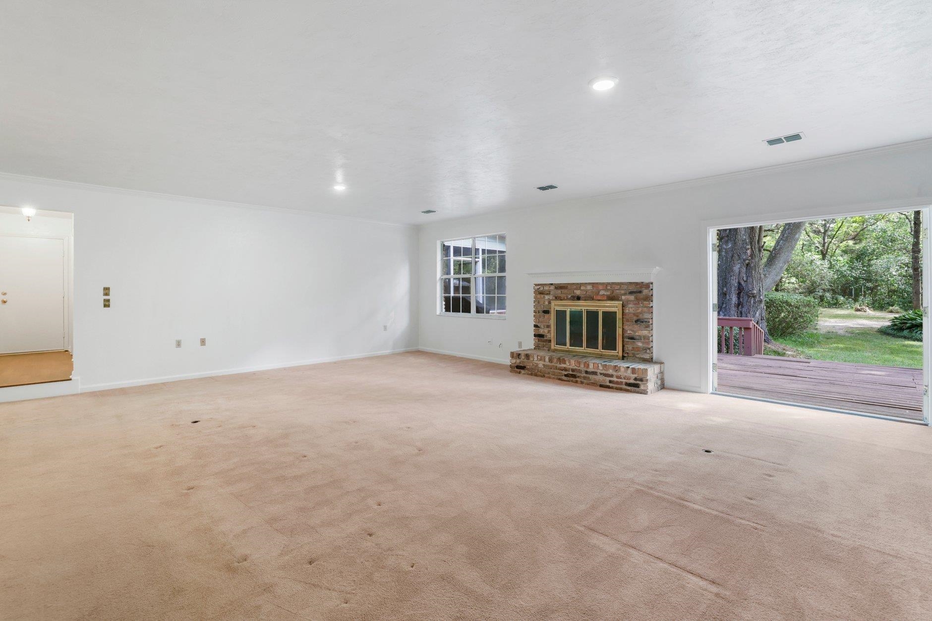 3411 Deer Lane Drive