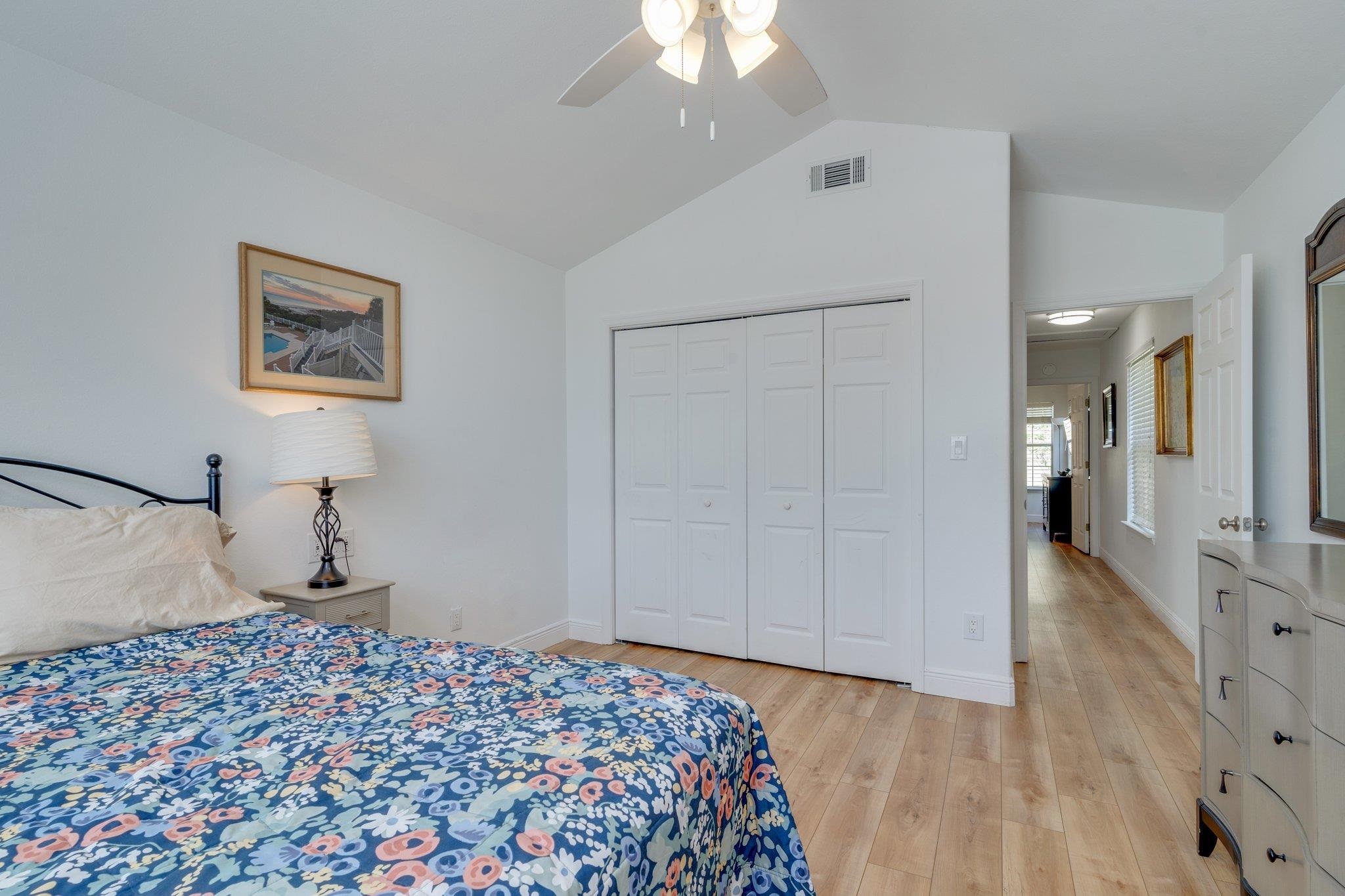 2711 Laurelwood Lane