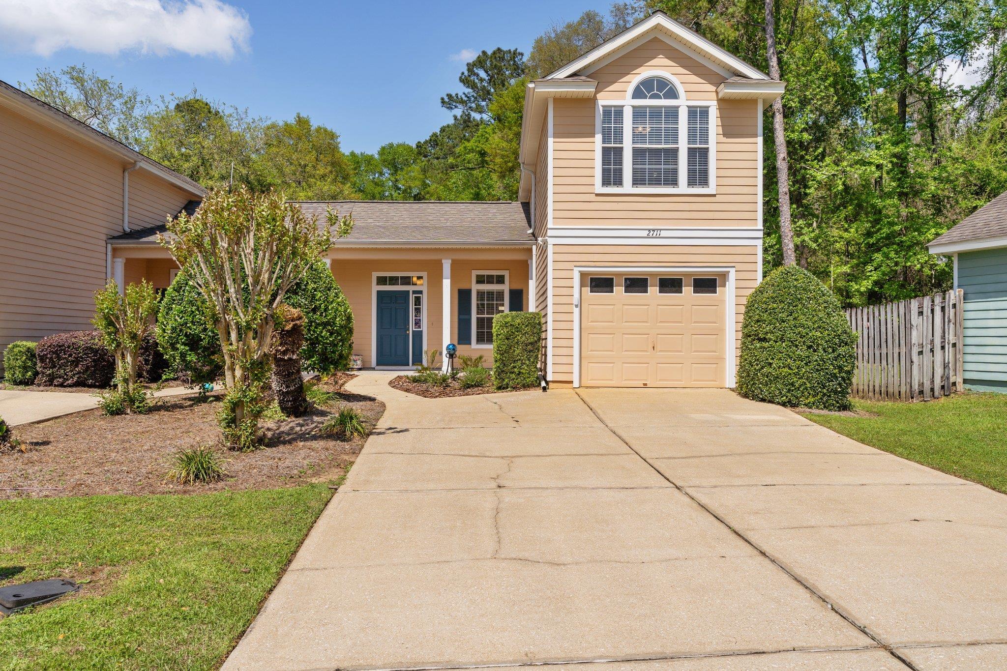 2711 Laurelwood Lane