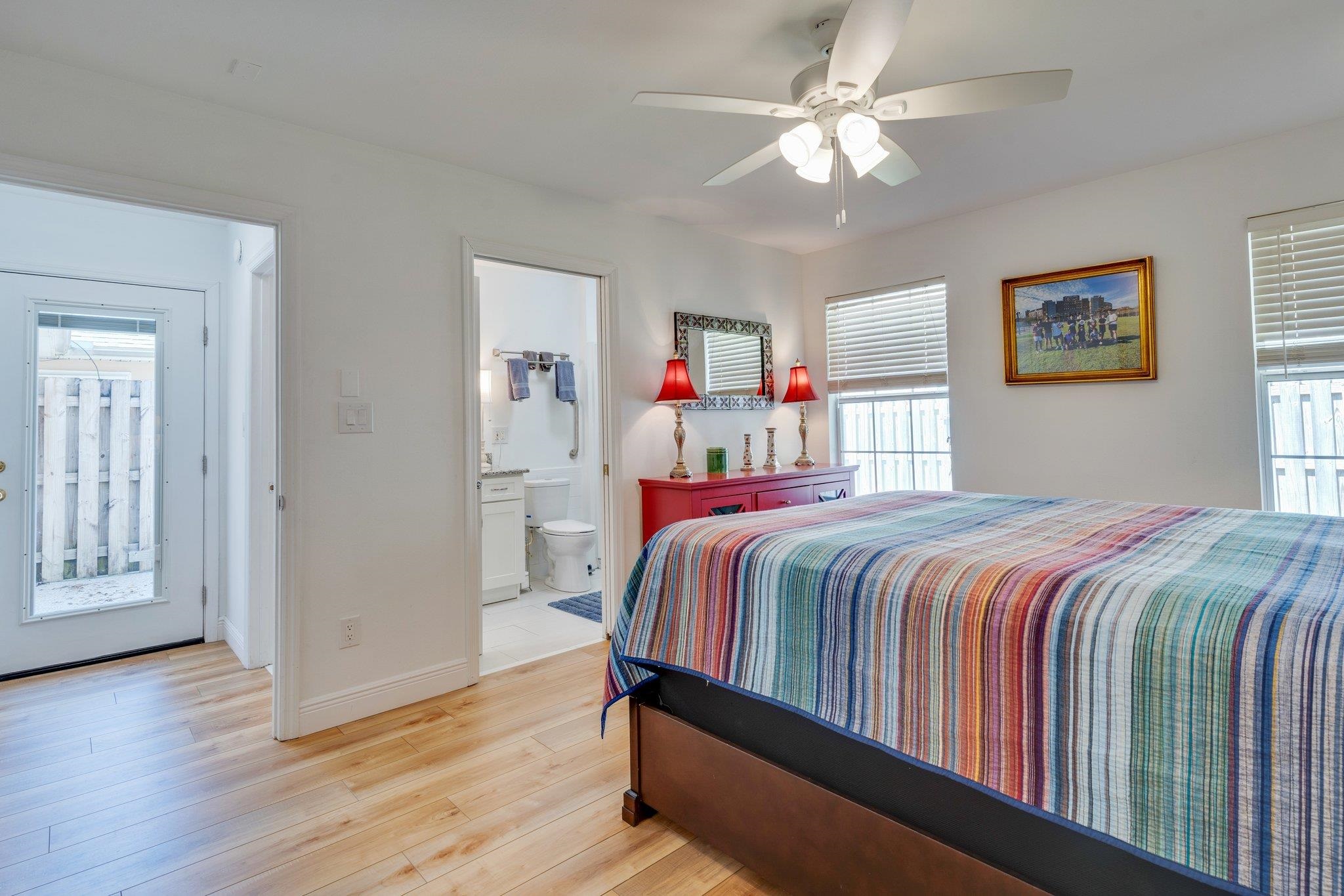 2711 Laurelwood Lane