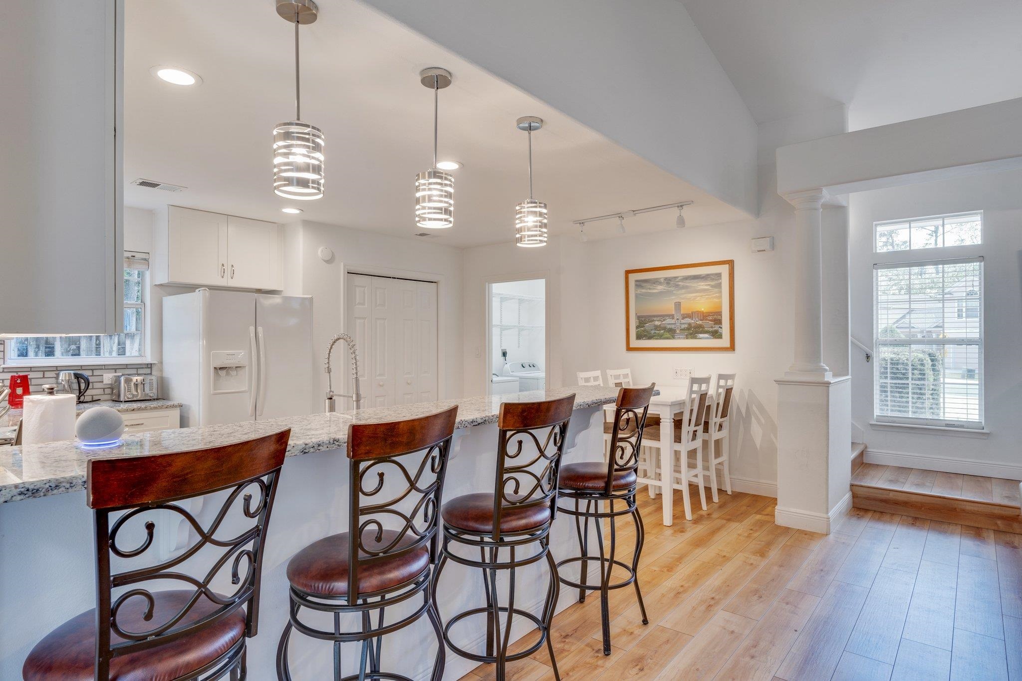 2711 Laurelwood Lane