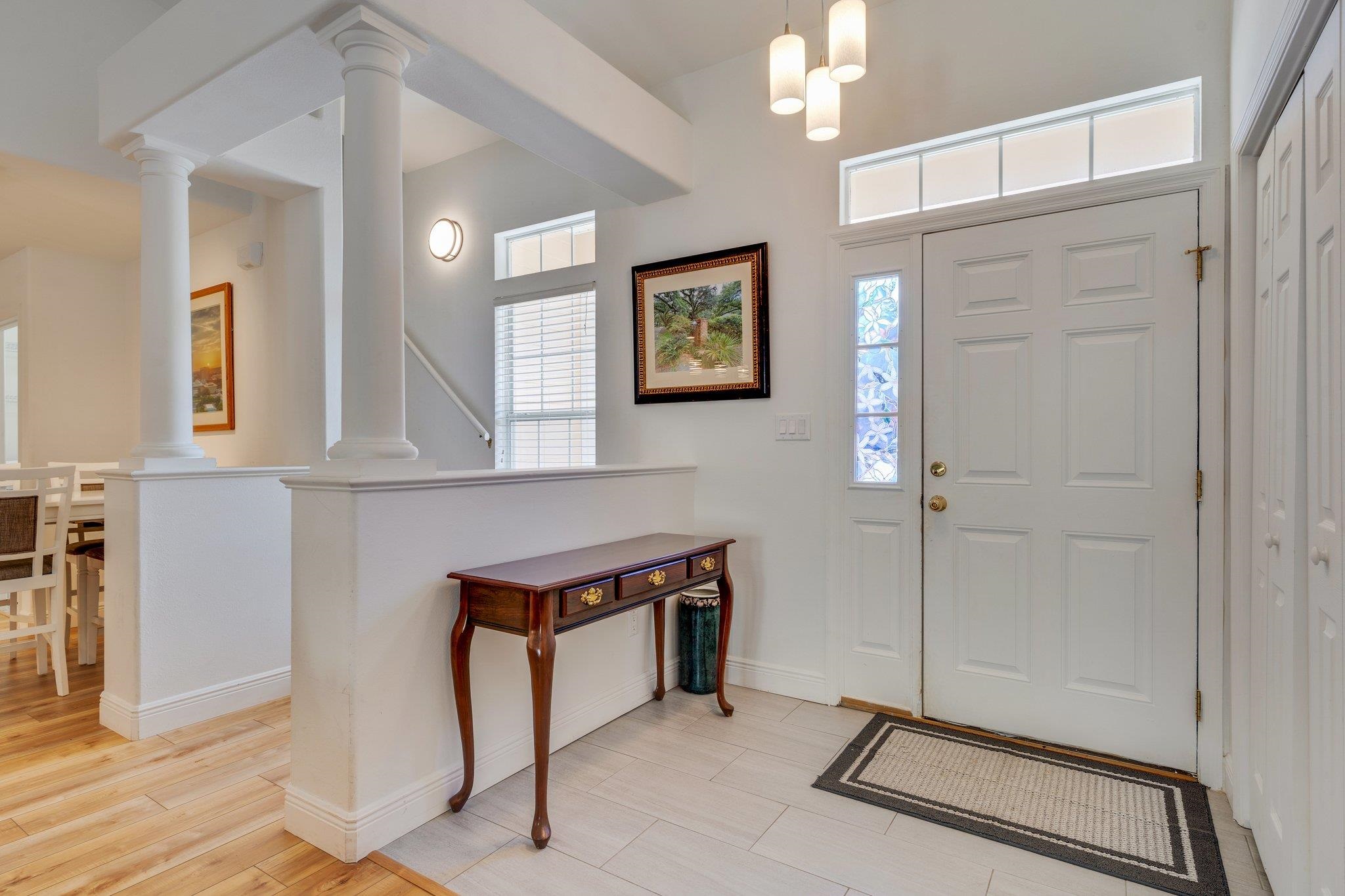 2711 Laurelwood Lane