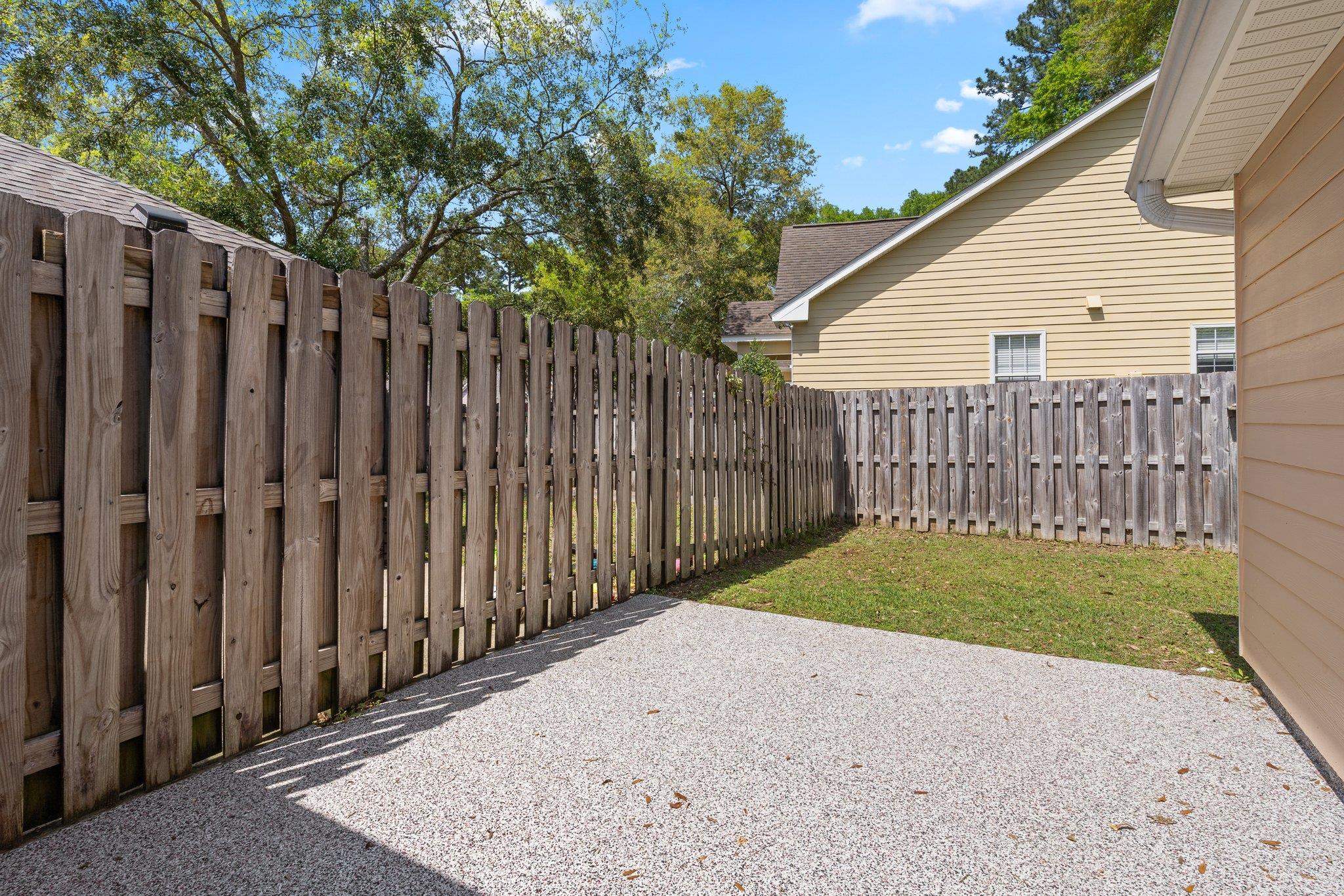 2711 Laurelwood Lane