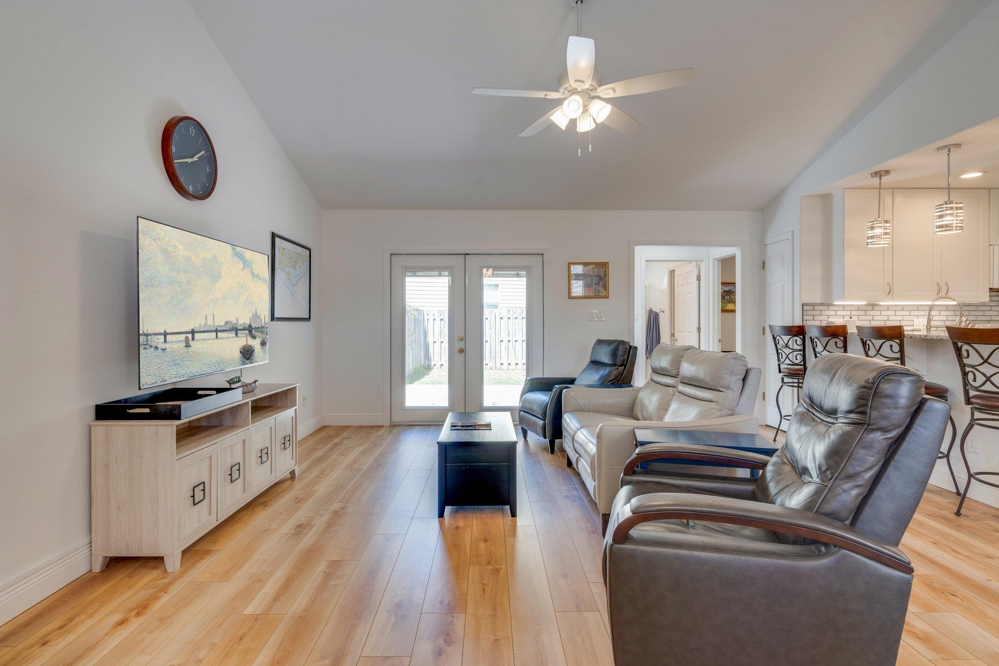 2711 Laurelwood Lane