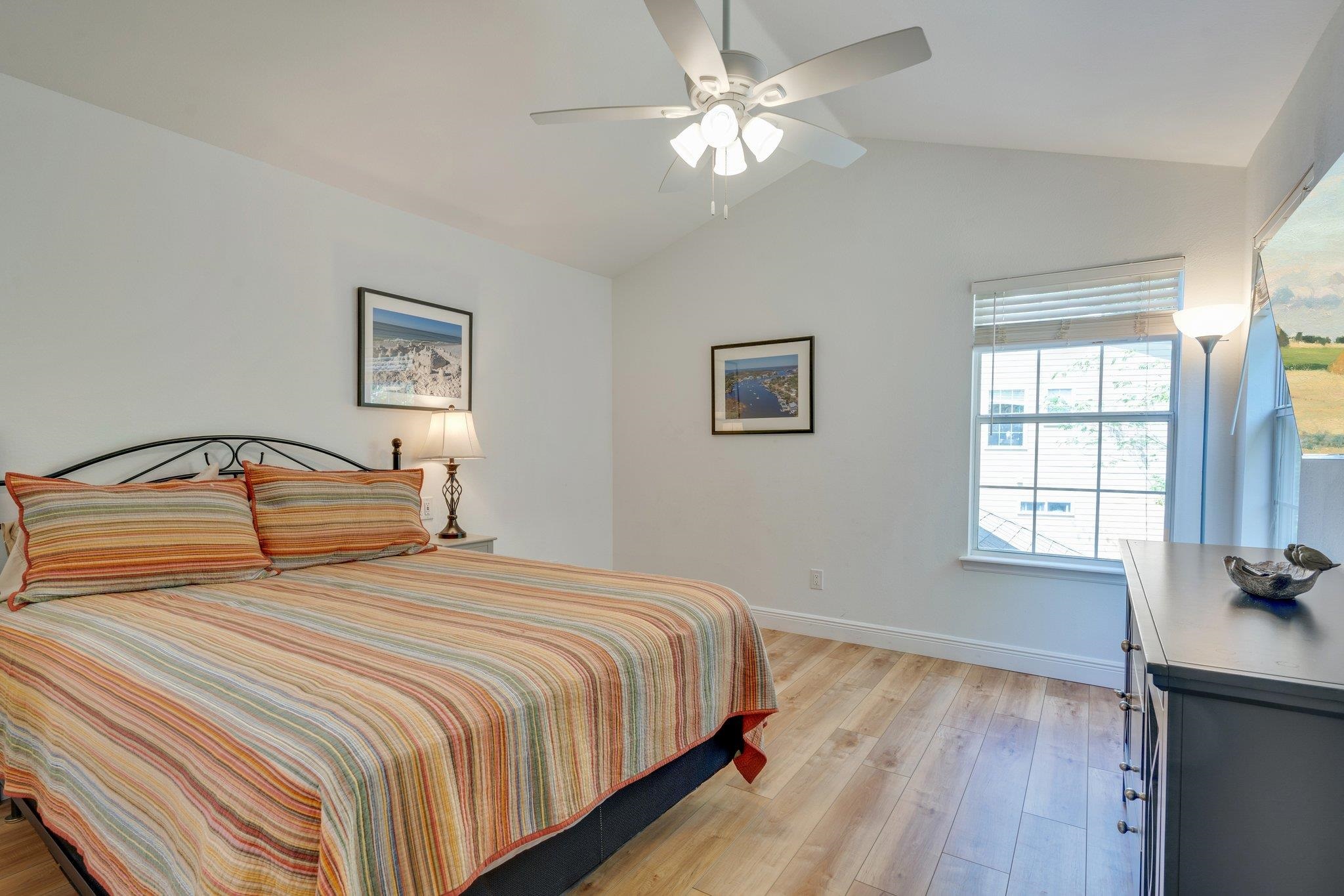 2711 Laurelwood Lane