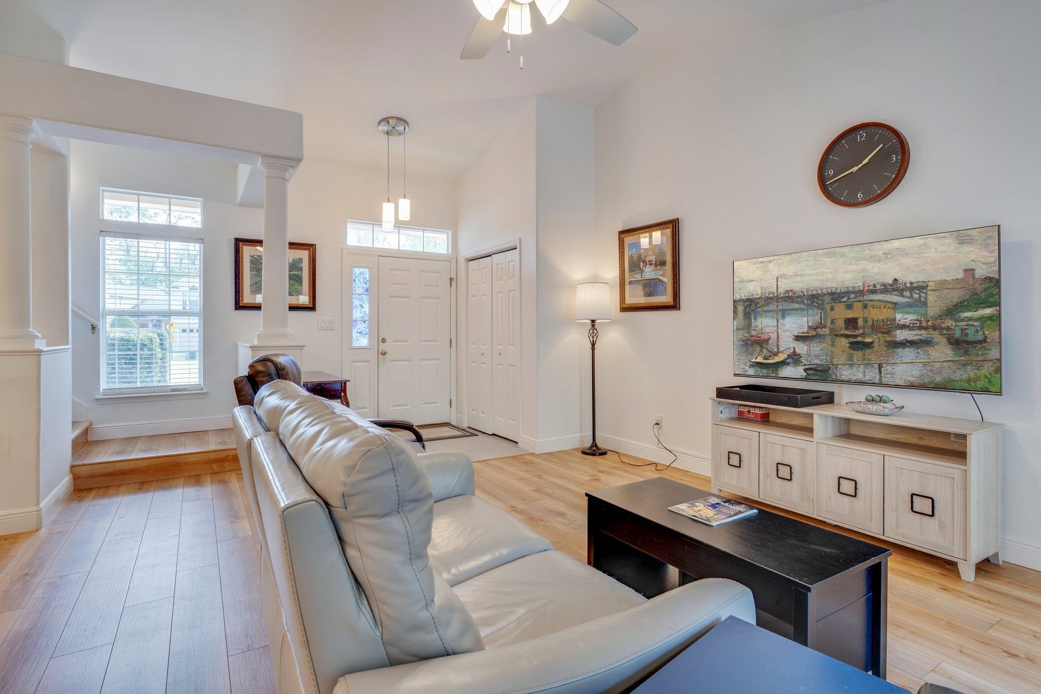 2711 Laurelwood Lane