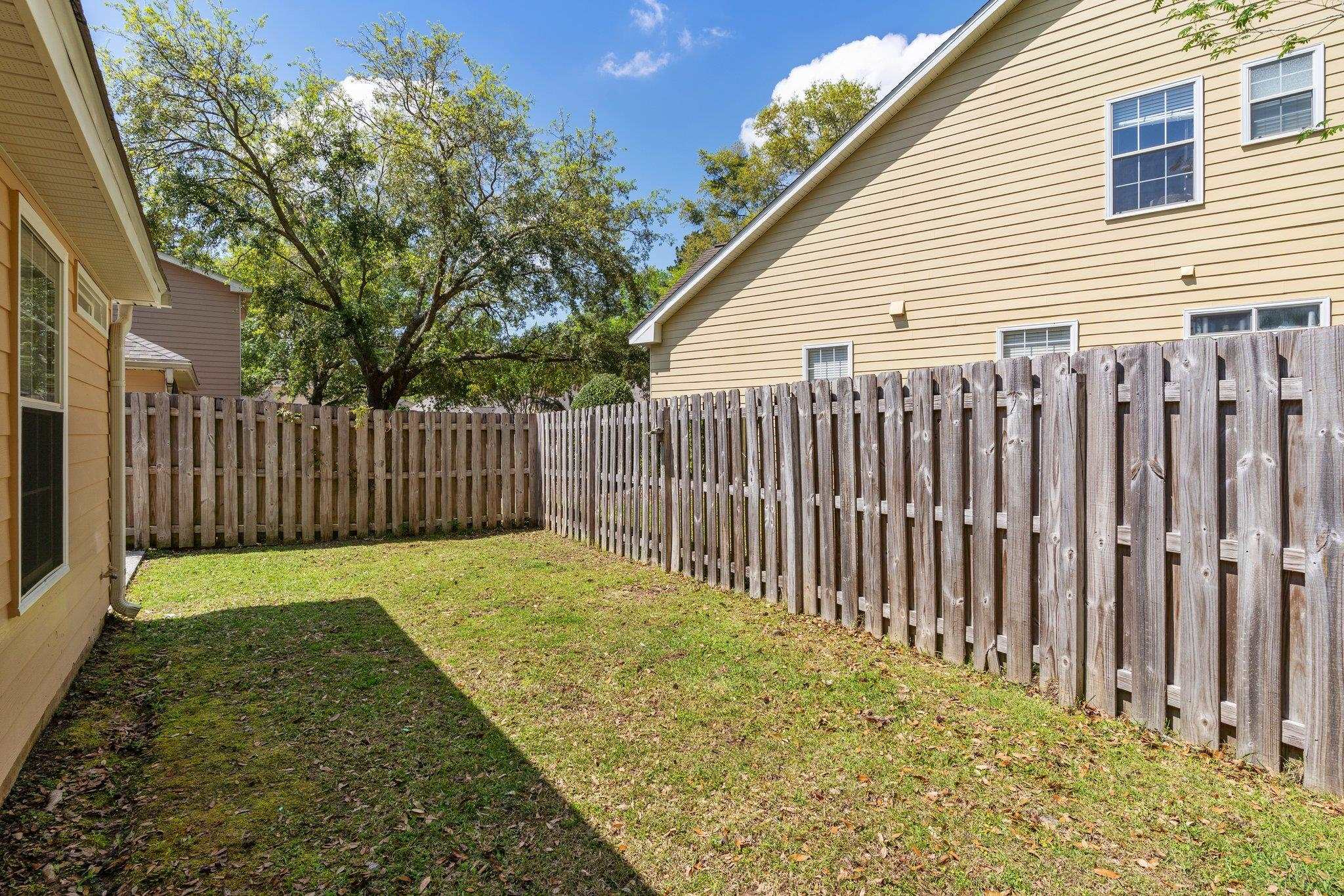 2711 Laurelwood Lane