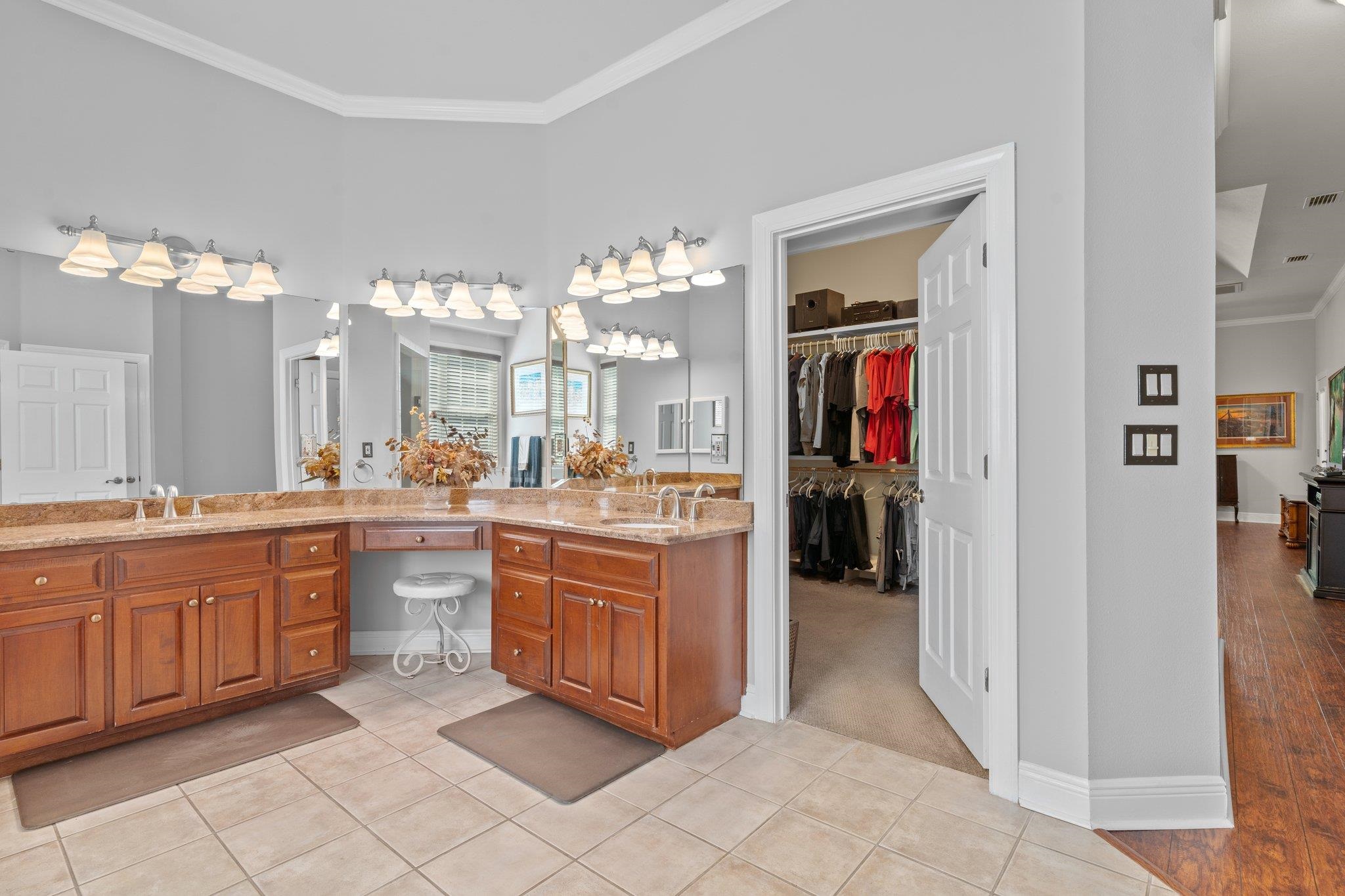 9011 Winged Foot Drive