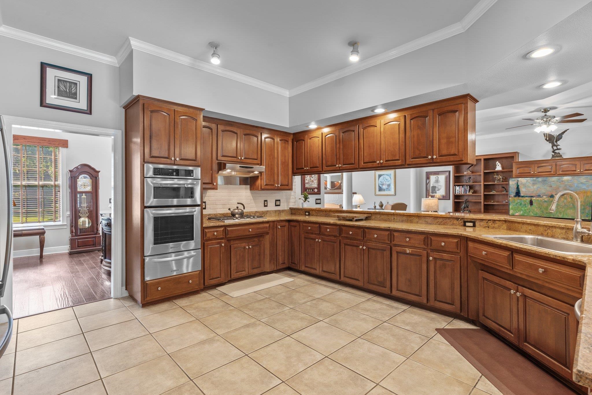 9011 Winged Foot Drive