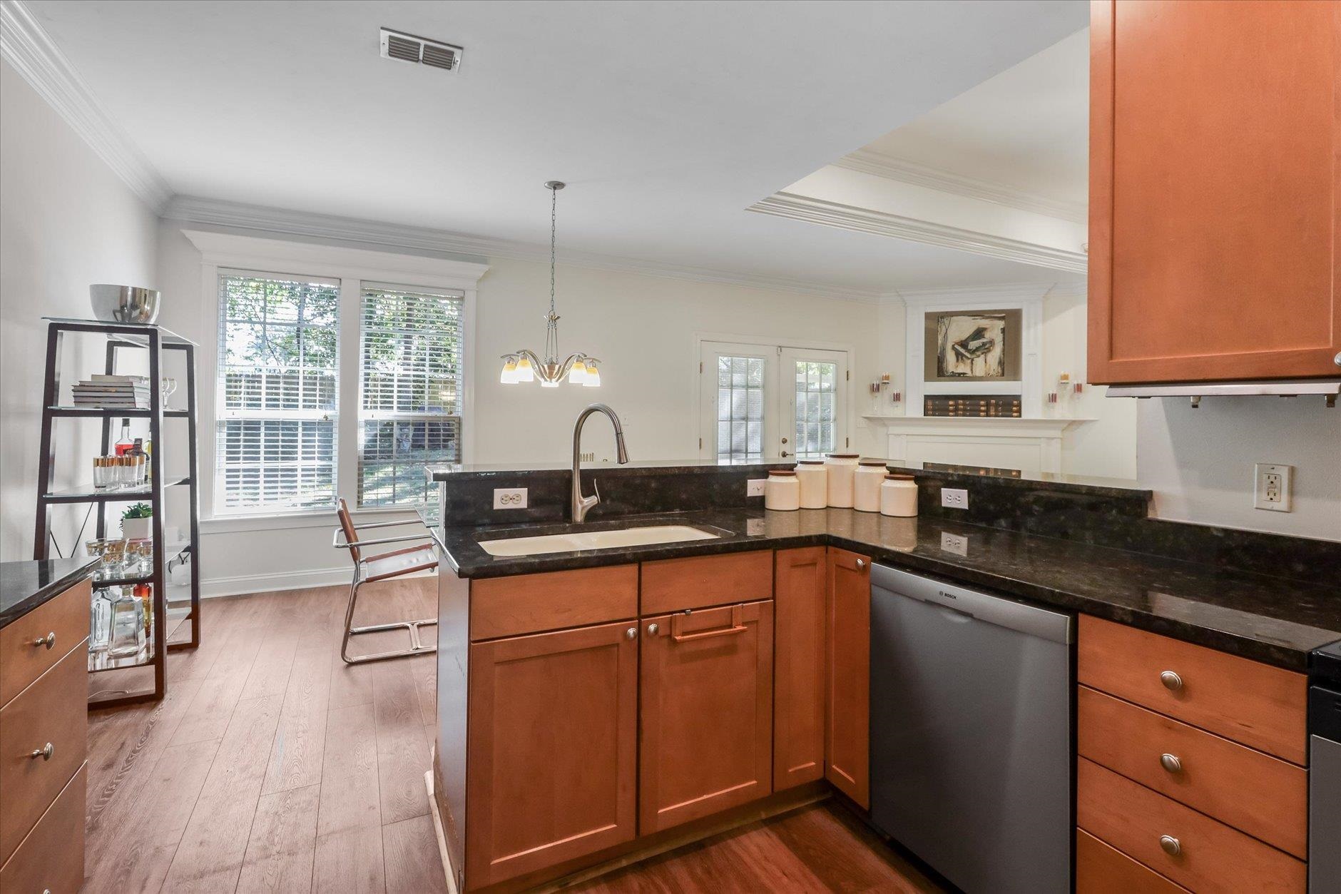 1221 Richview Road