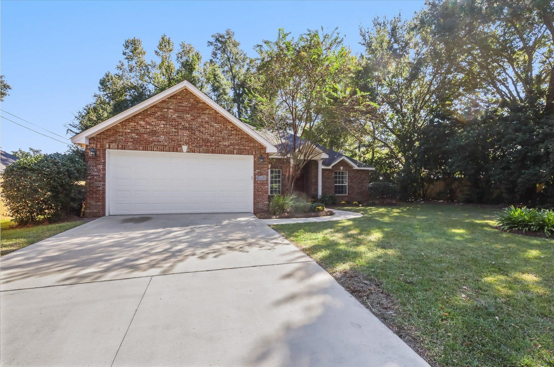1221 Richview Road