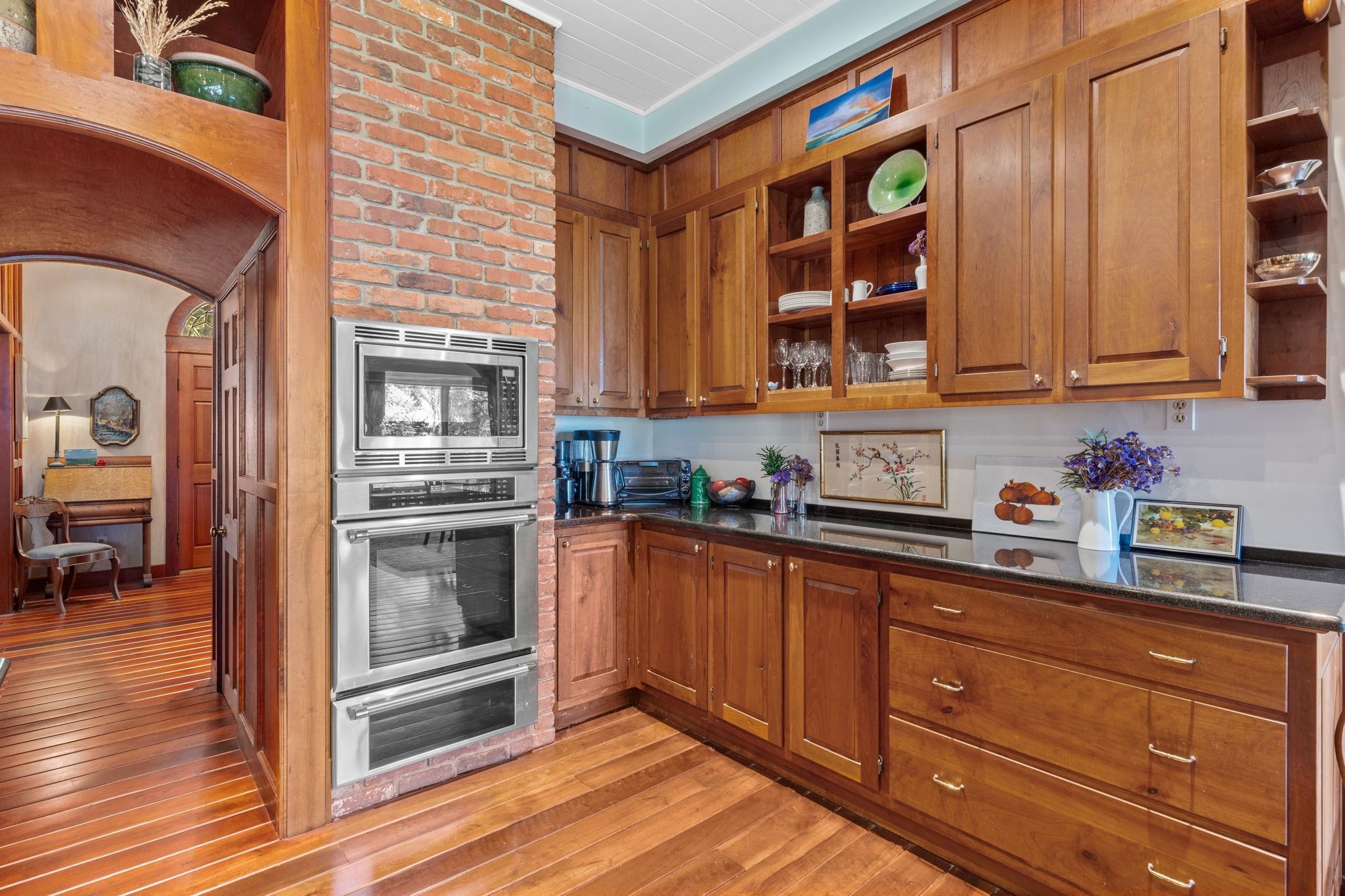 5950 Miller Landing Cove