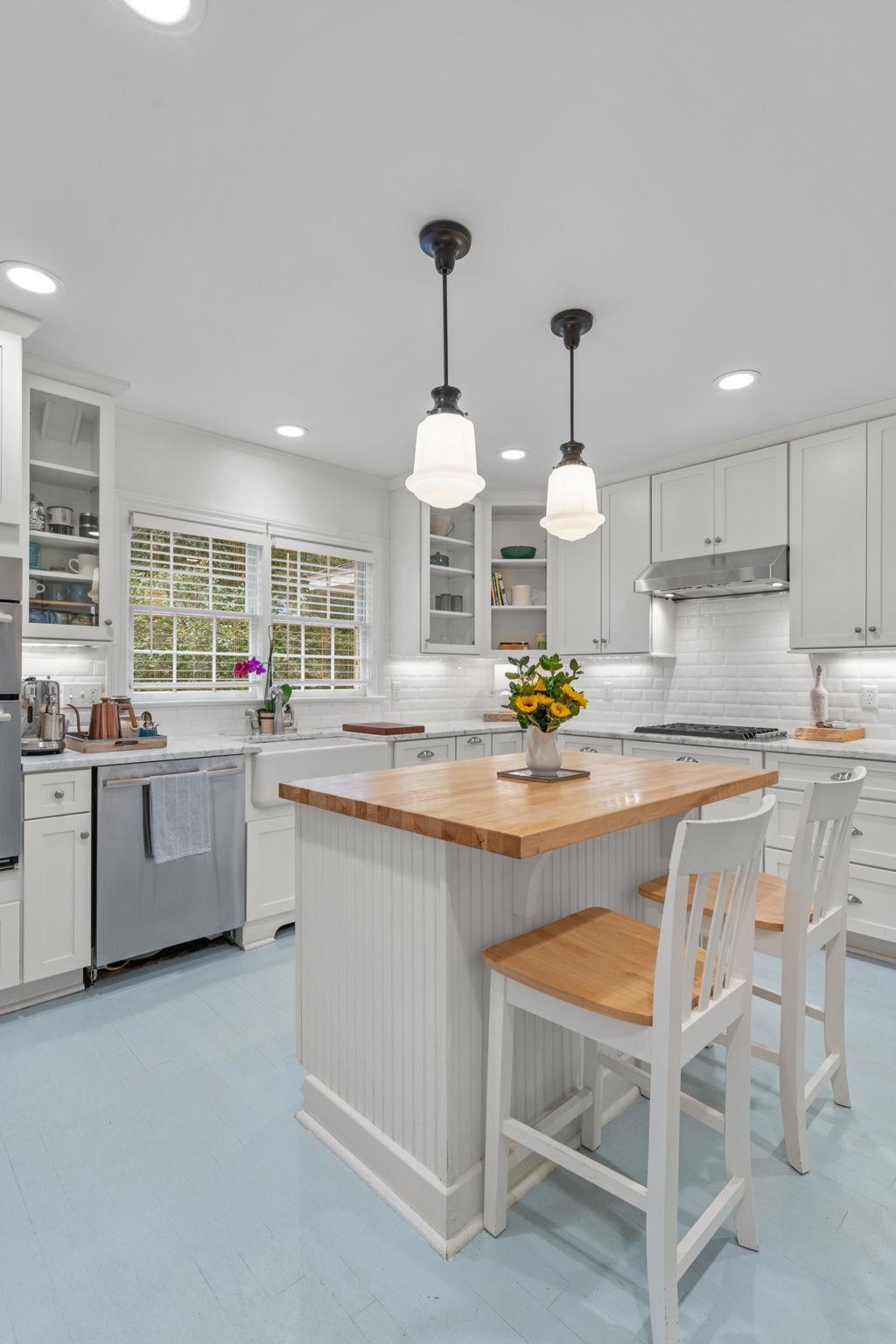 1413 N Randolph Circle