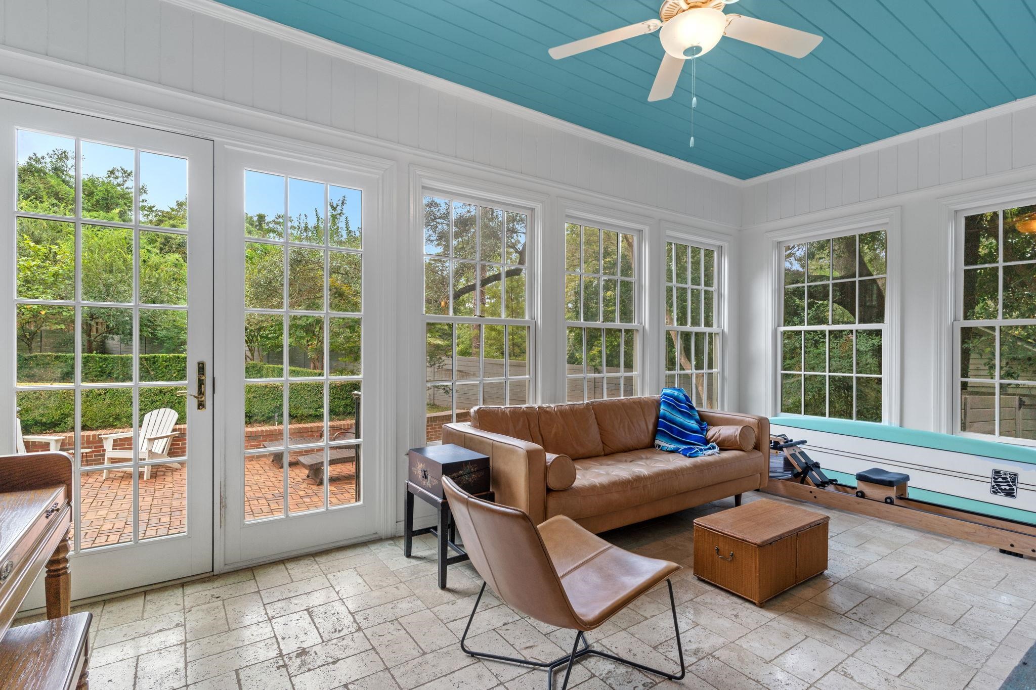 1413 N Randolph Circle