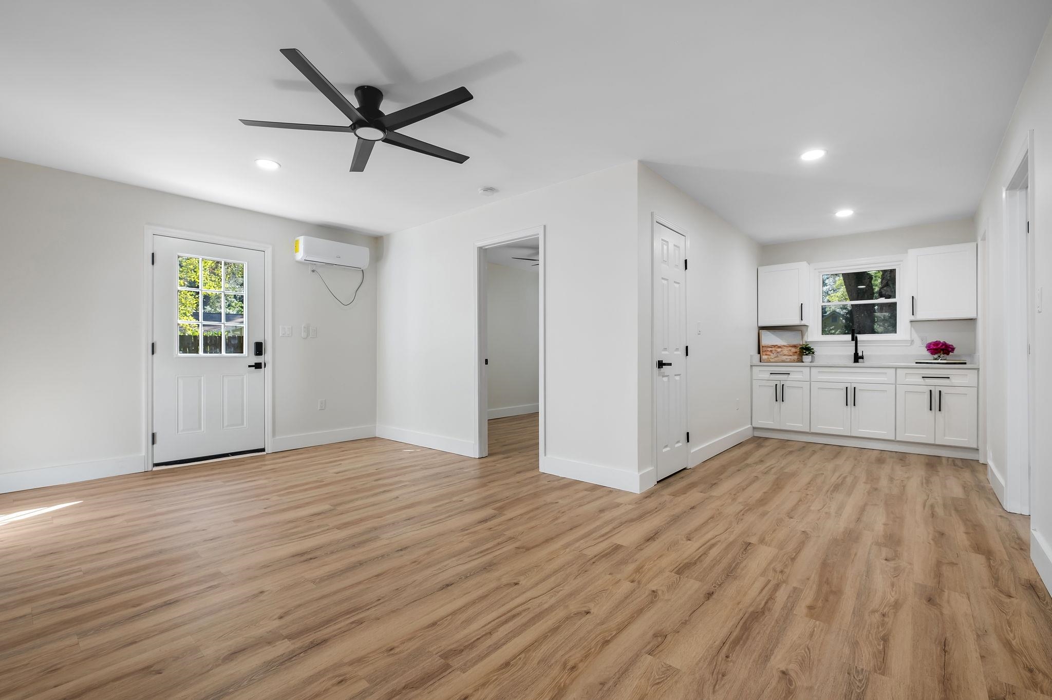 3013 Giles Place