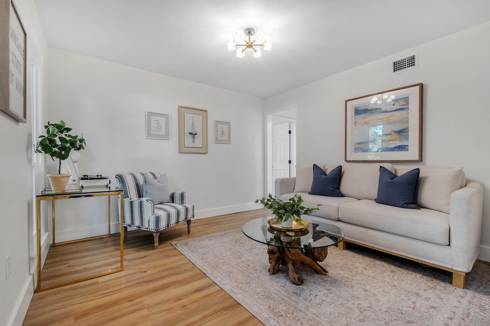 3013 Giles Place
