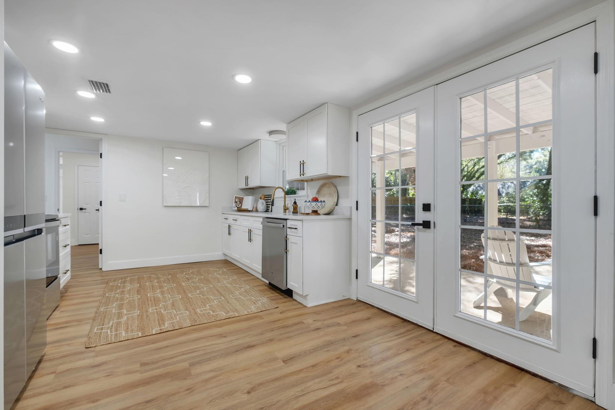 3013 Giles Place
