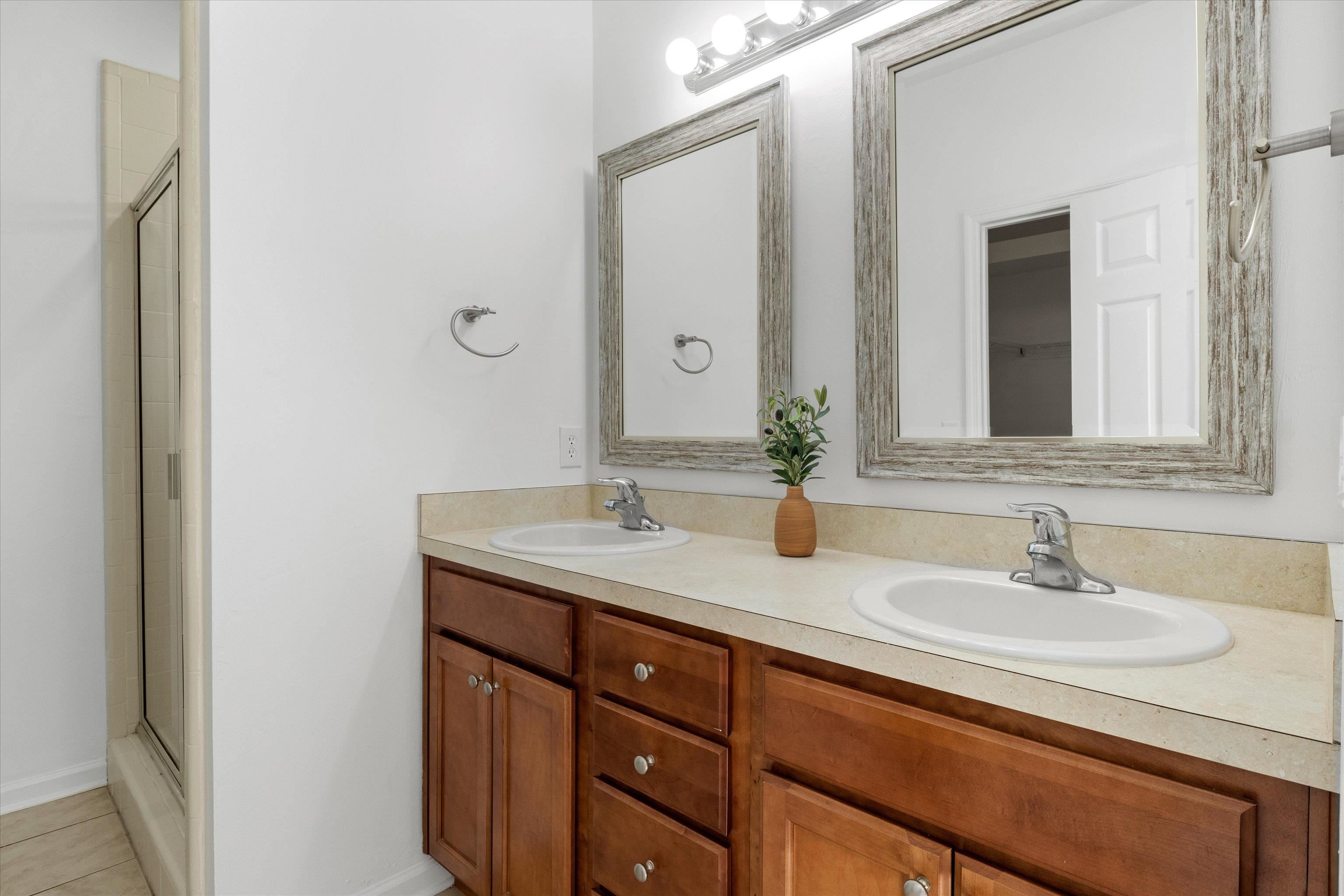 5509 Hampton Oak Place