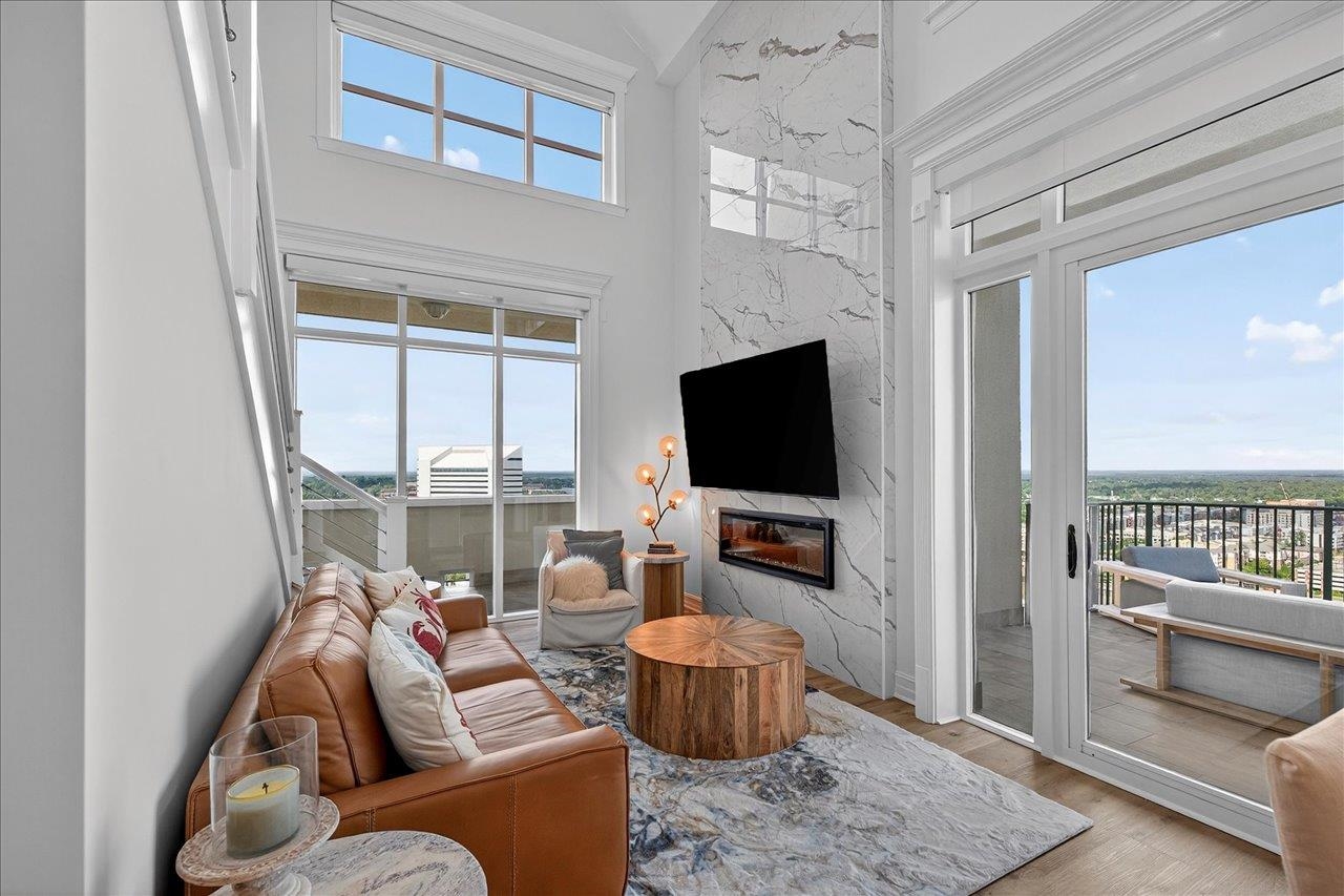 300 S Duval #2209 Street Unit: 2209