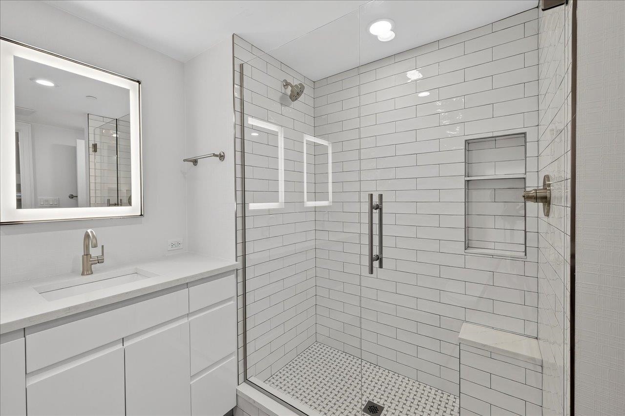 300 S Duval #2209 Street Unit: 2209