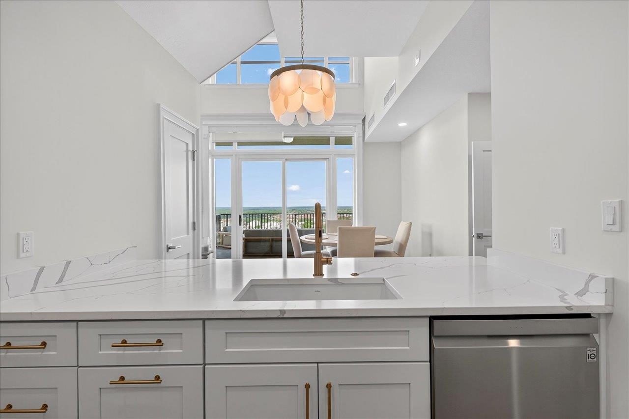 300 S Duval #2209 Street Unit: 2209