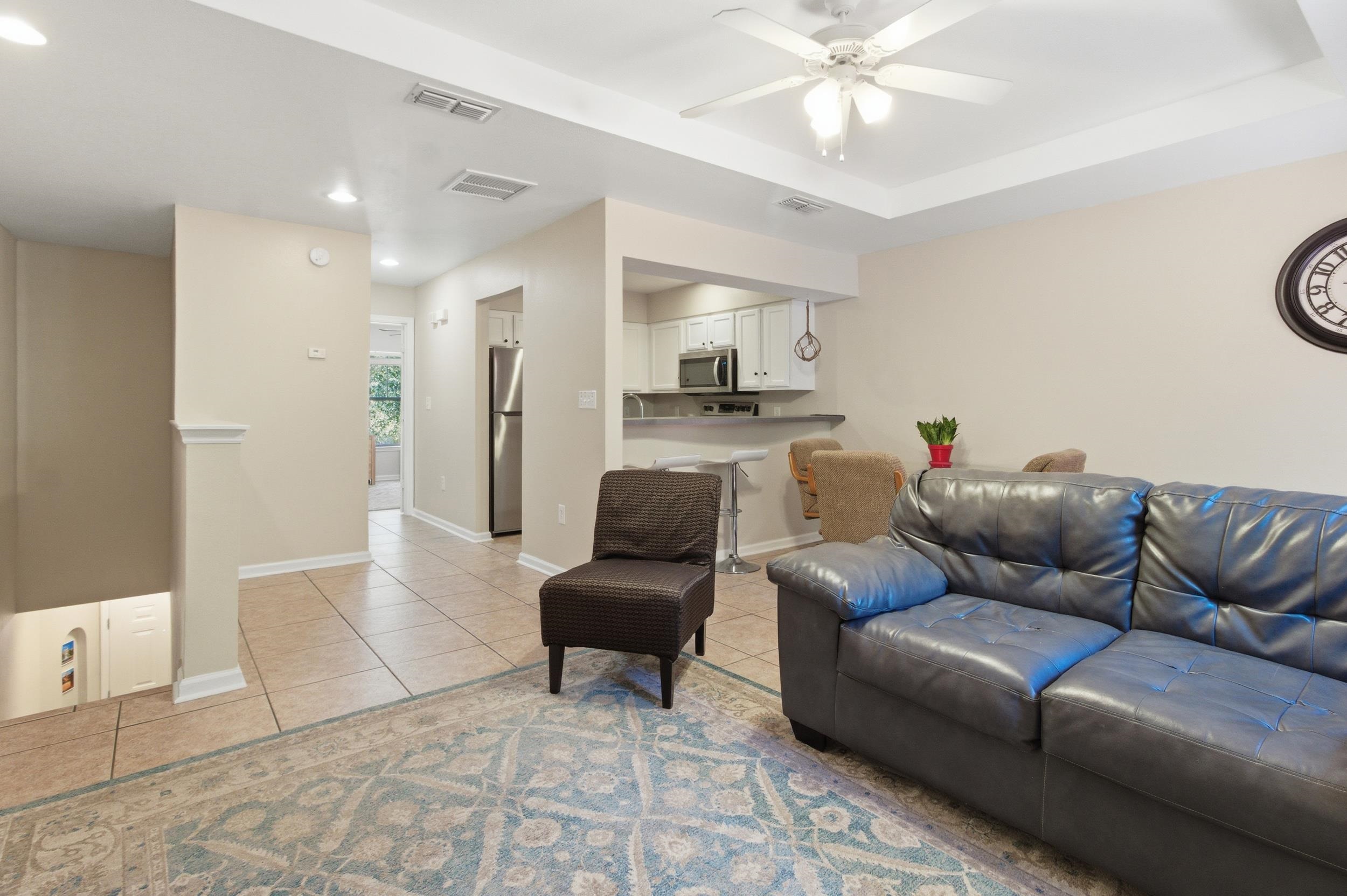 741 White Drive Unit: 32