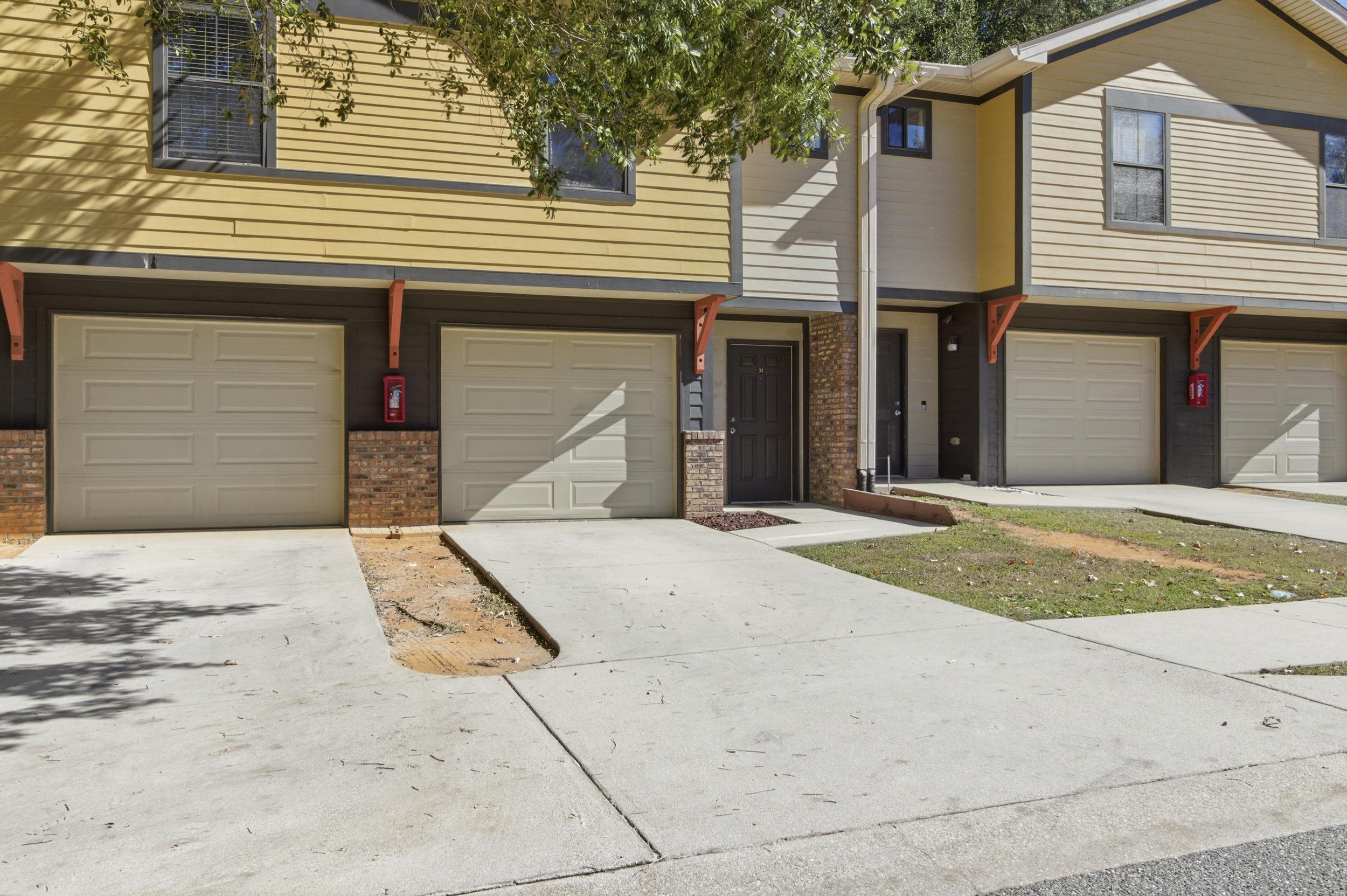 741 White Drive Unit: 32