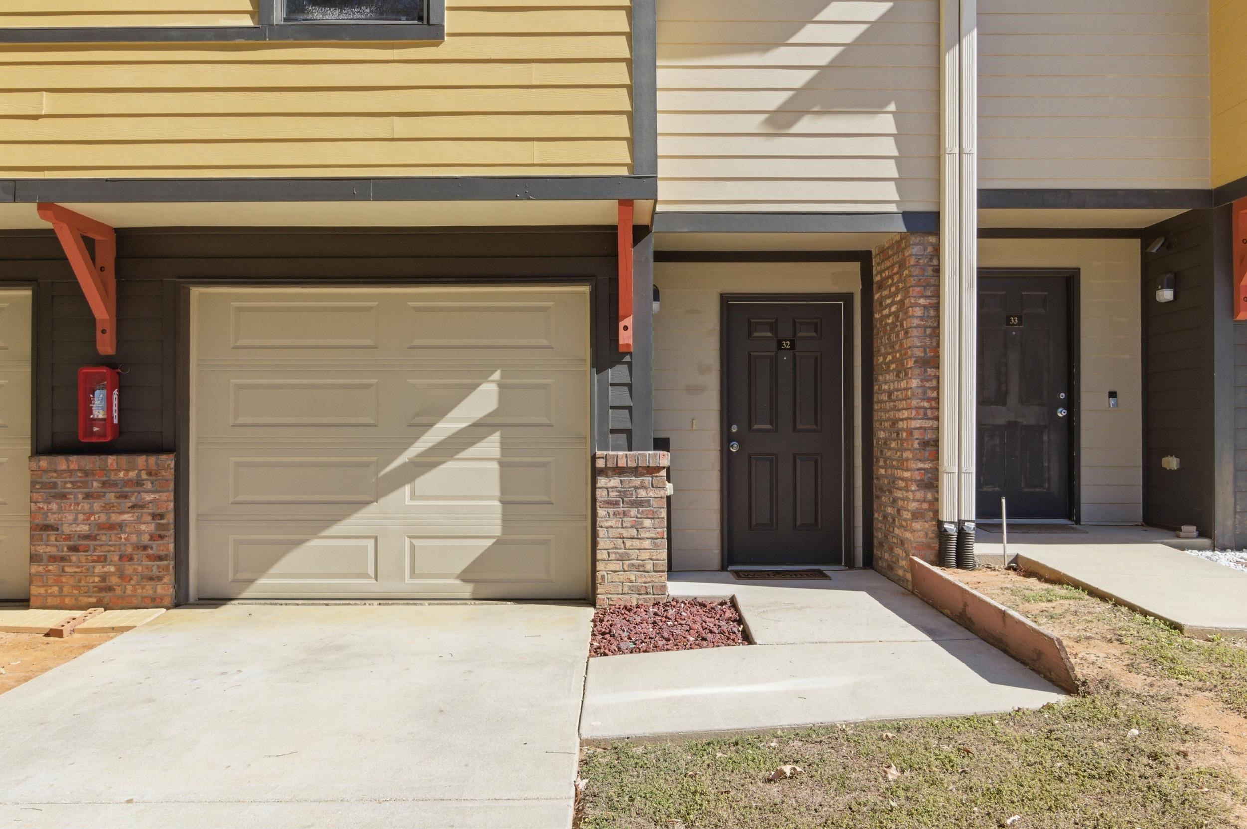 741 White Drive Unit: 32