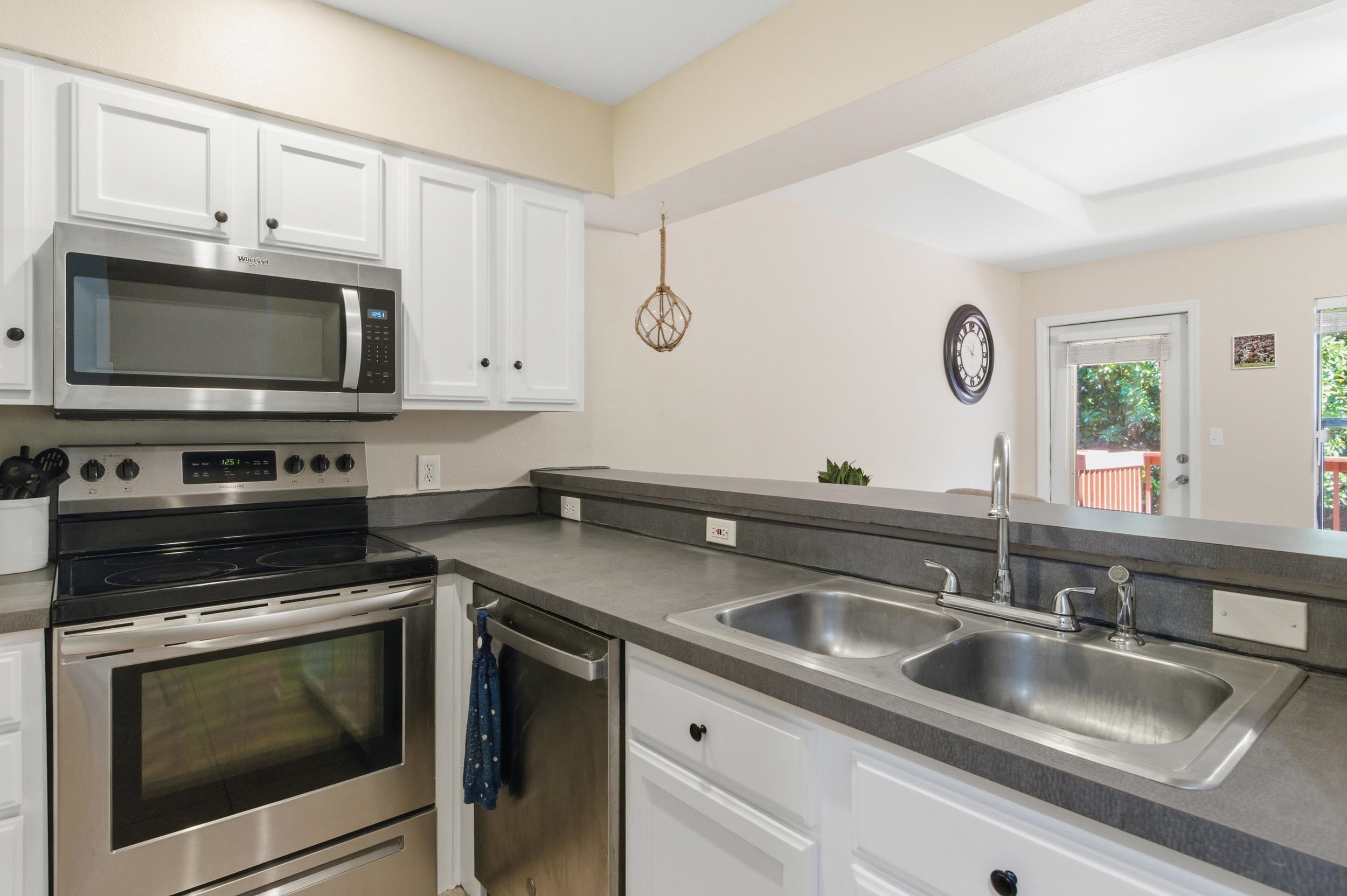 741 White Drive Unit: 32