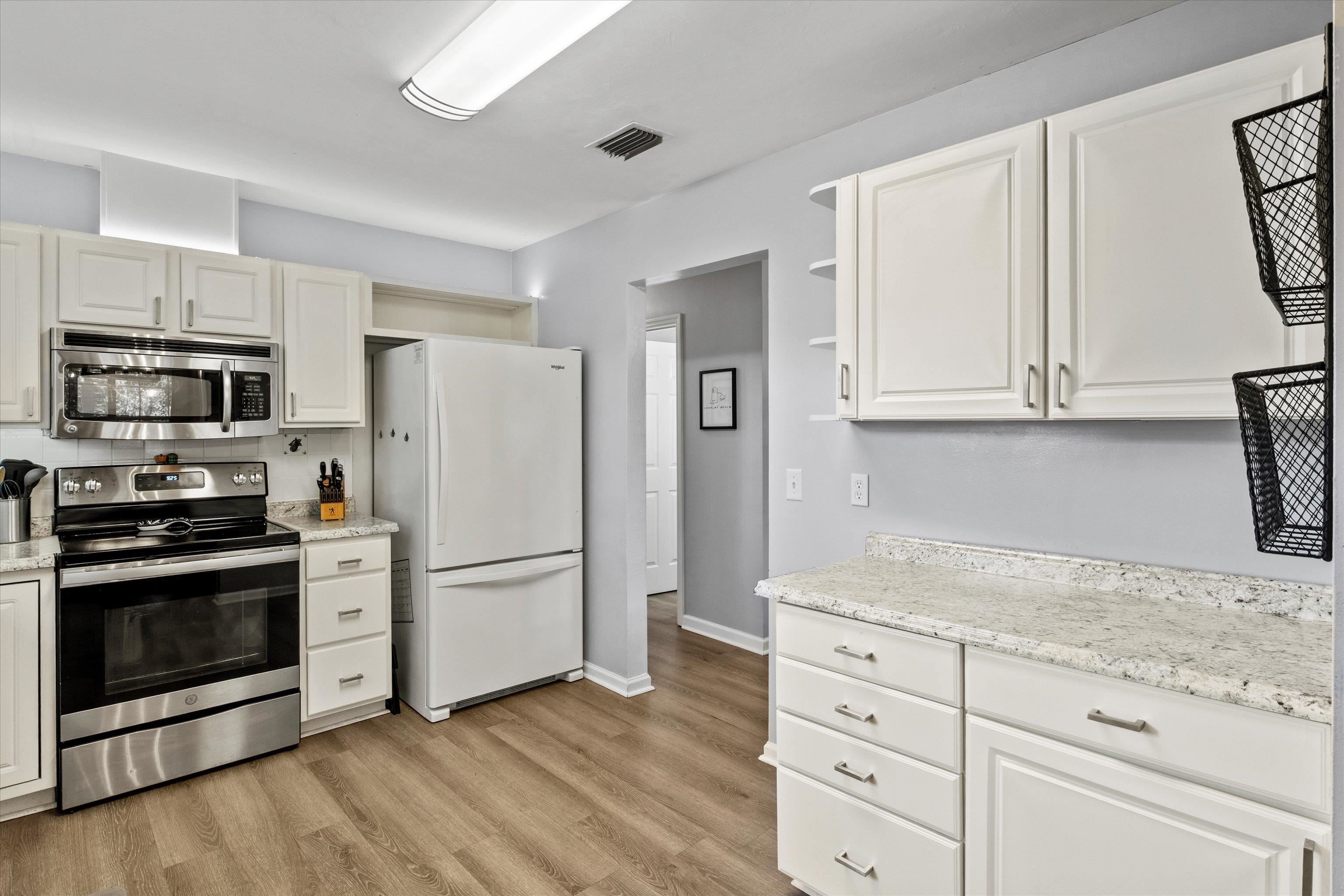 2728 Oakleigh Court